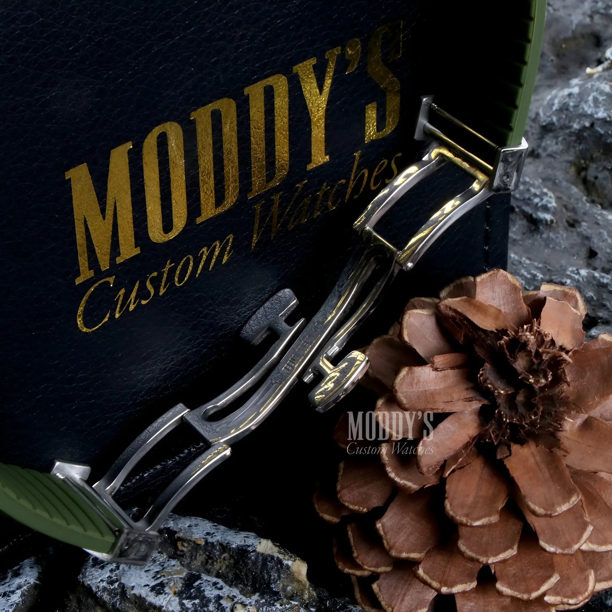 Seiko Mod Aquanaut NH35 automatic watch with pinecone strap