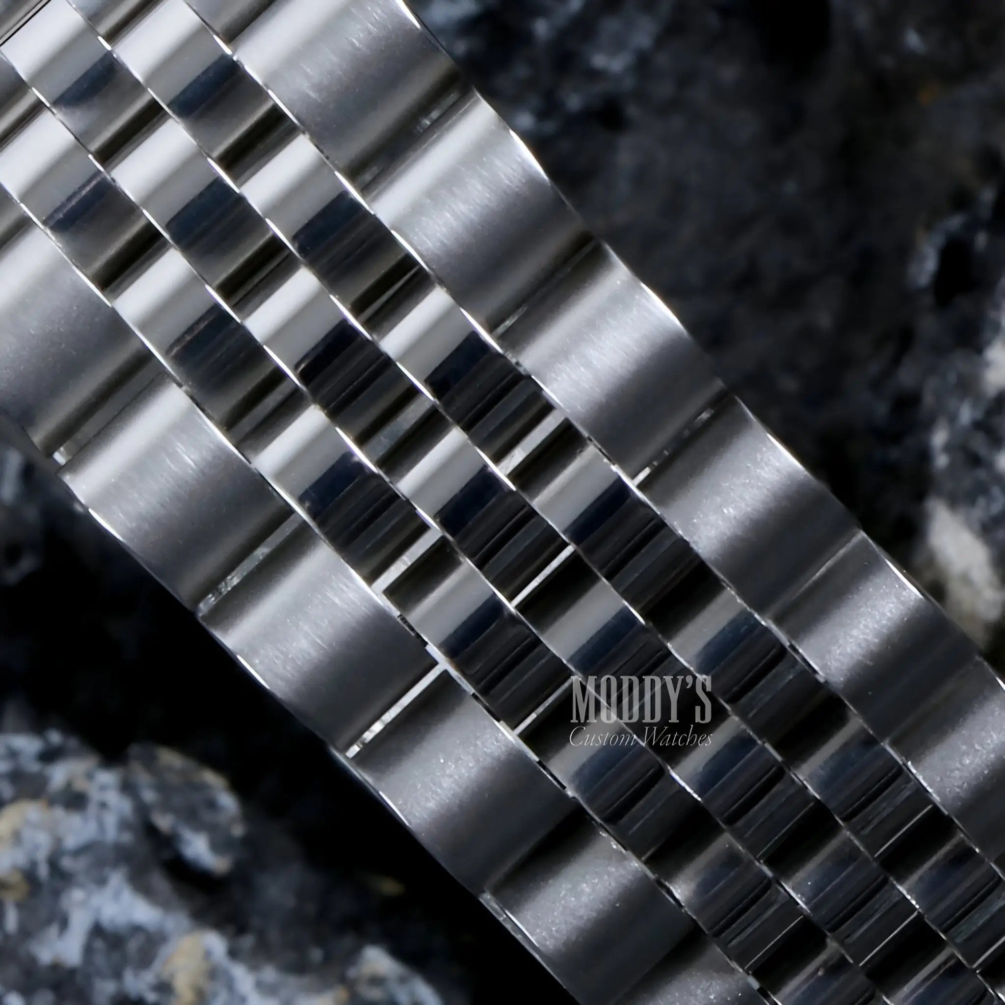 Seiko NH35 automatic watch with iconic Datejust design and silver stainless steel band