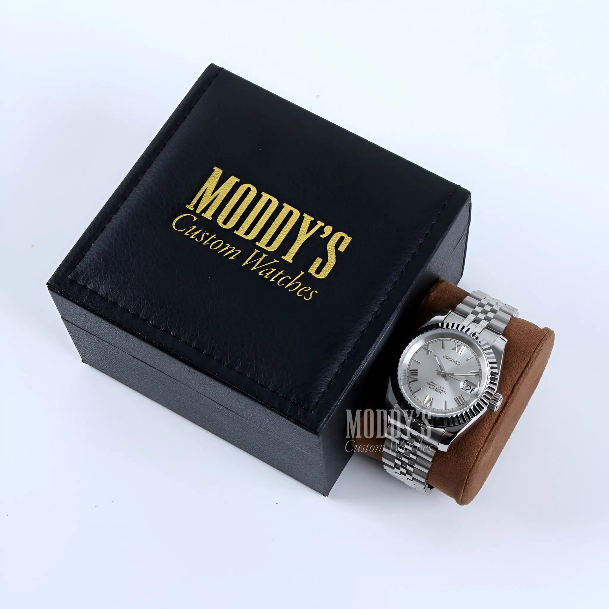 Seiko NH35 automatic watch with iconic Datejust design in silver and brown leather