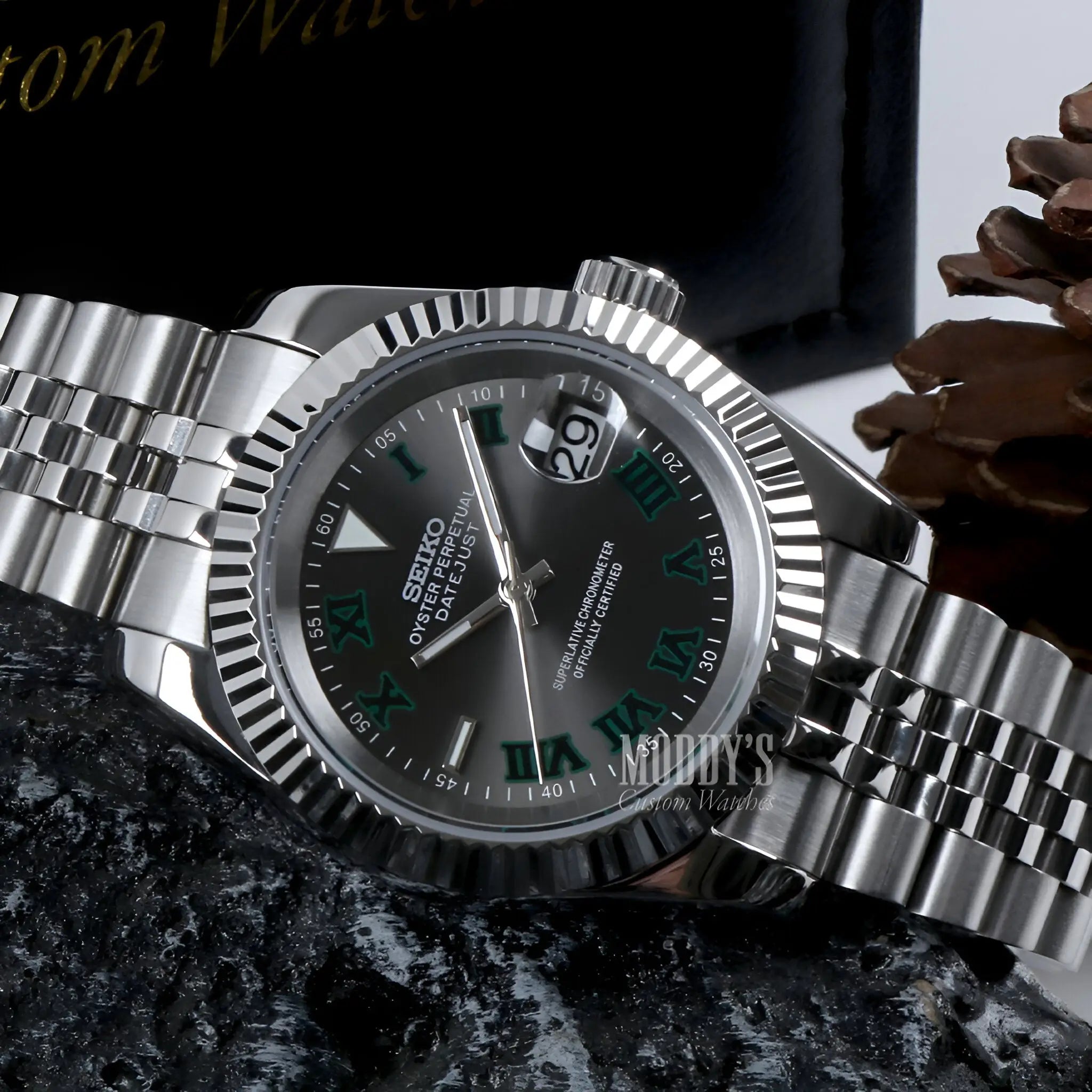 Seiko NH35 automatic watch with green black dial, 316L stainless steel bracelet