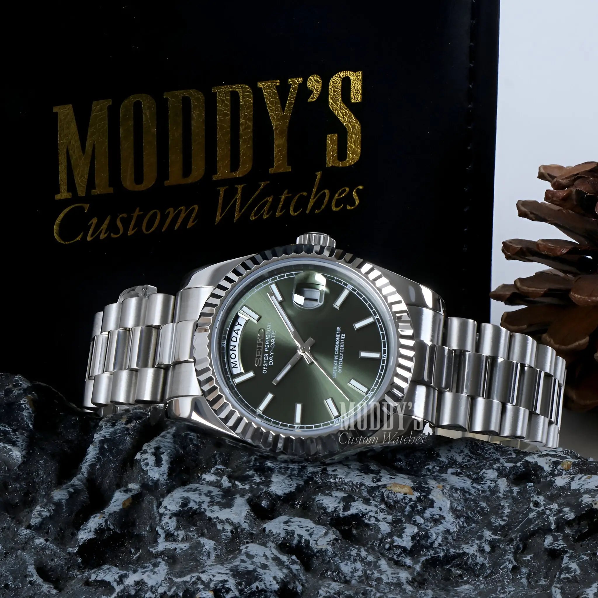 Seiko mod Rolex Datejust 41 with 316L stainless steel and green dial