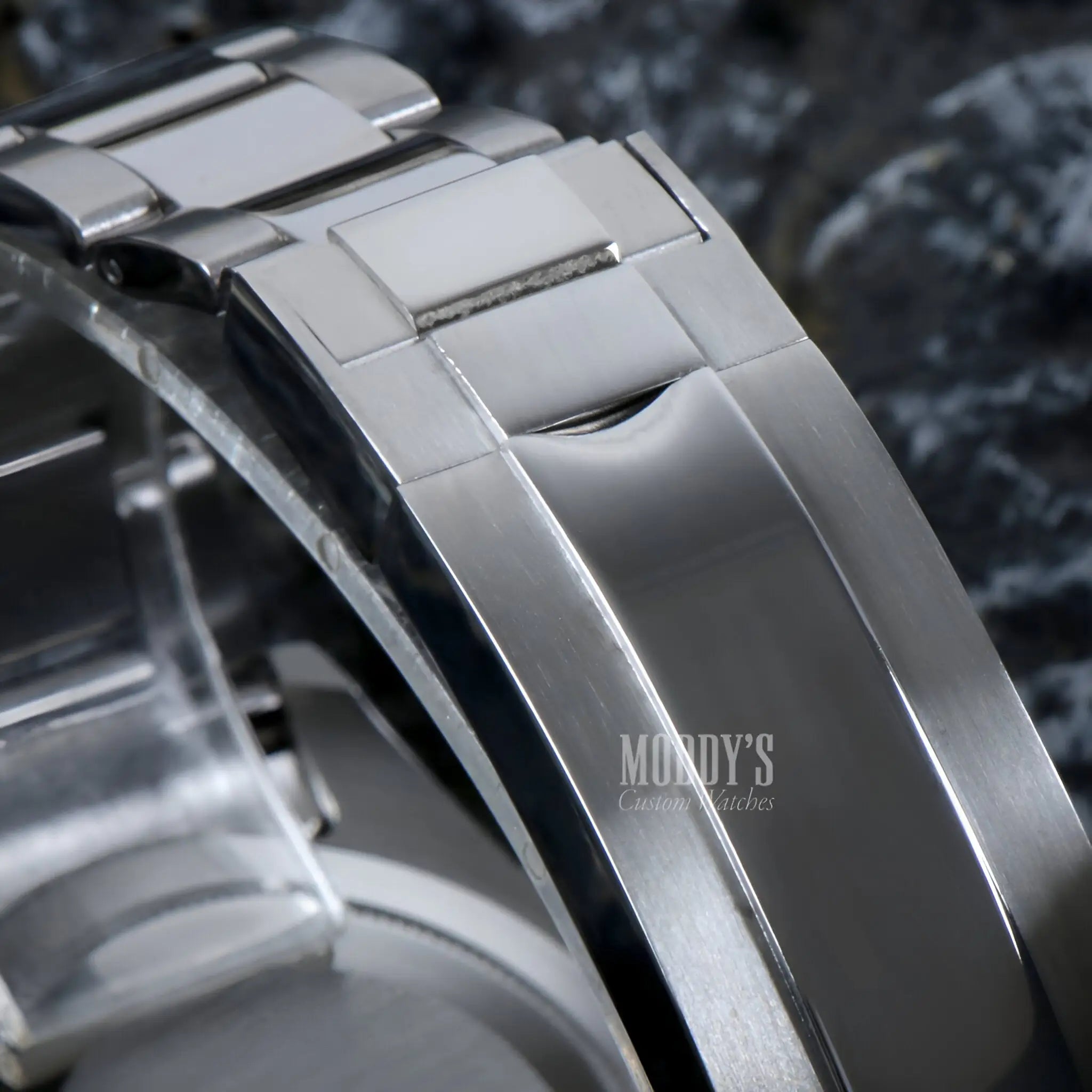 Seiko mod Daytona: stainless steel watch band with folding clasp in Seitona Black Panda