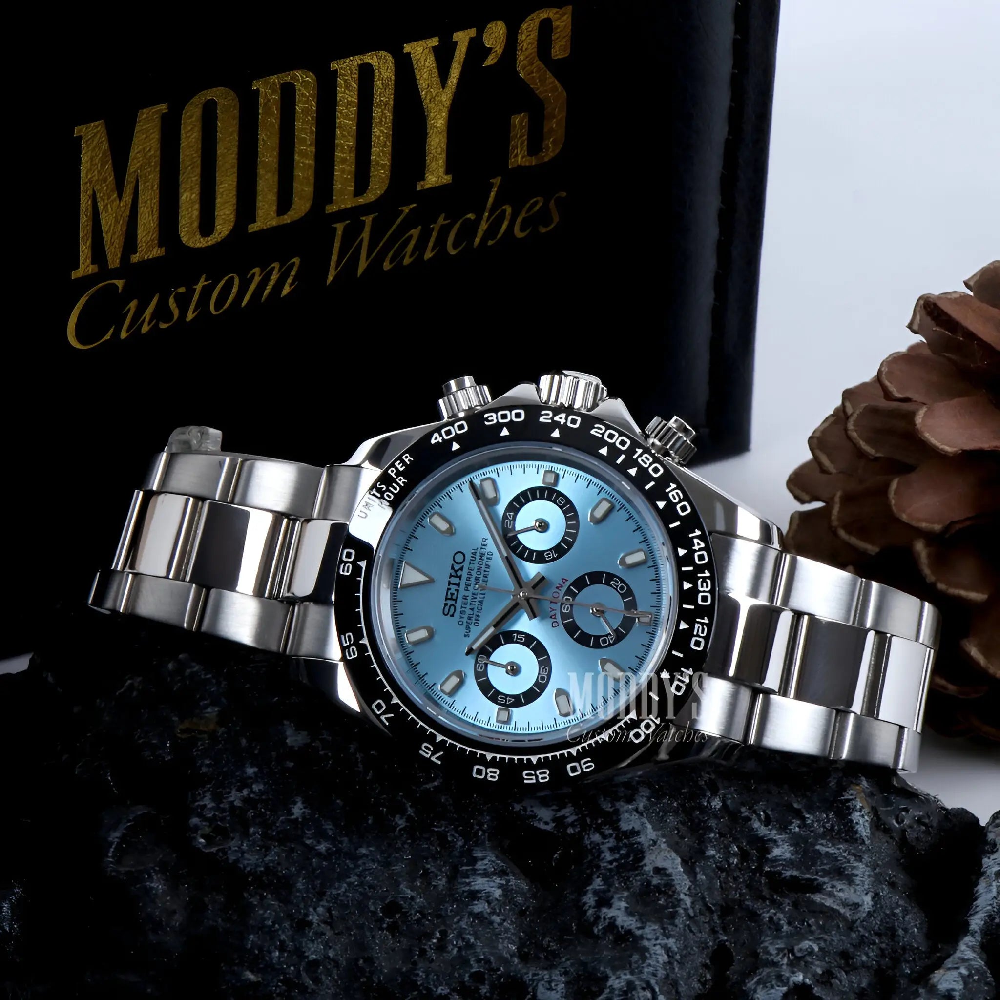 Seiko mod Daytona: silver stainless steel chronograph with ice blue dial