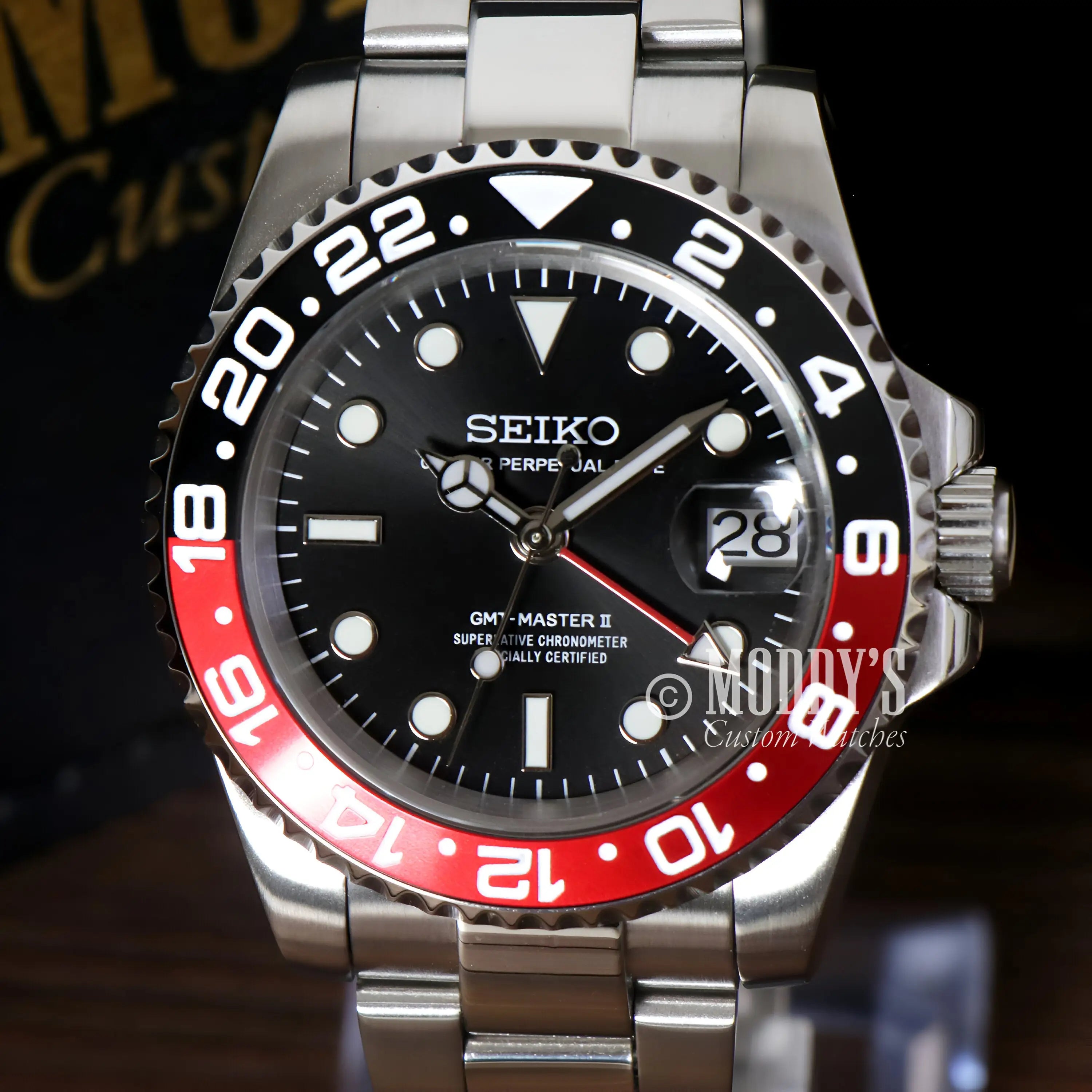 Seiko NH34 automatic GMT watch with iconic GMT design, stainless steel mod