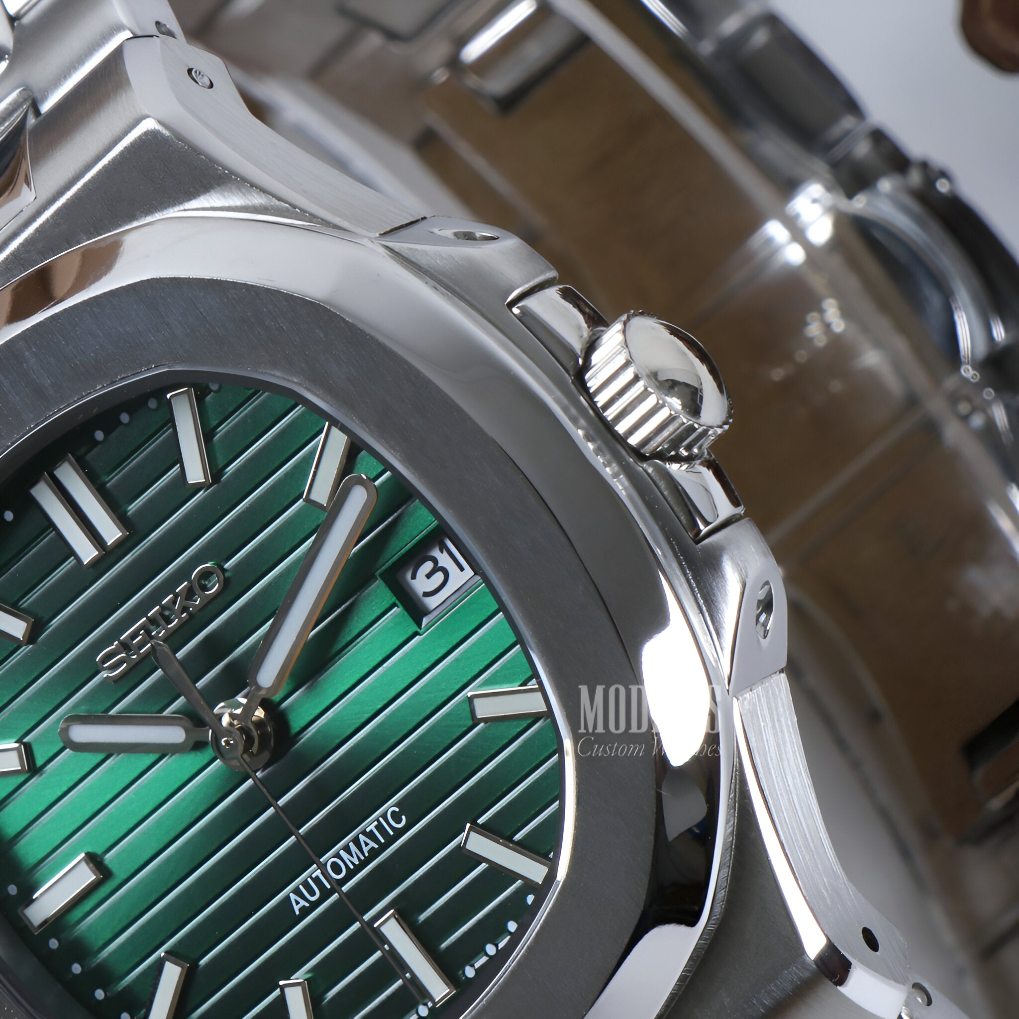 Nautiko | Metallic Green