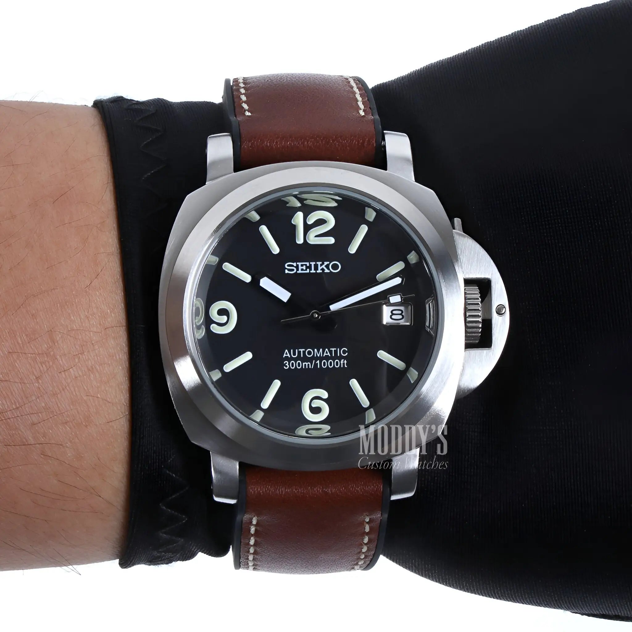 Seiko NH35 automatic watch with brown leather strap and black dial