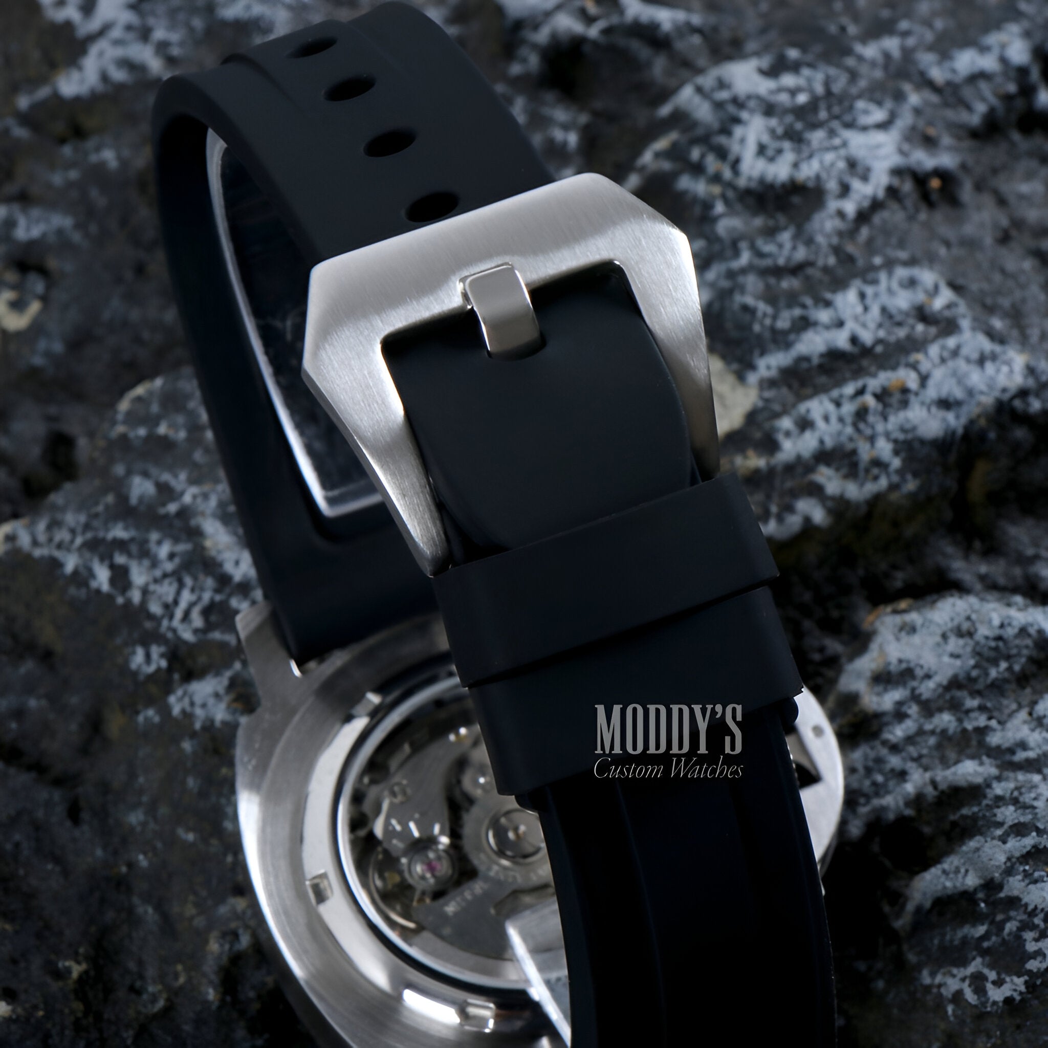 Paneiko | Black Rubber