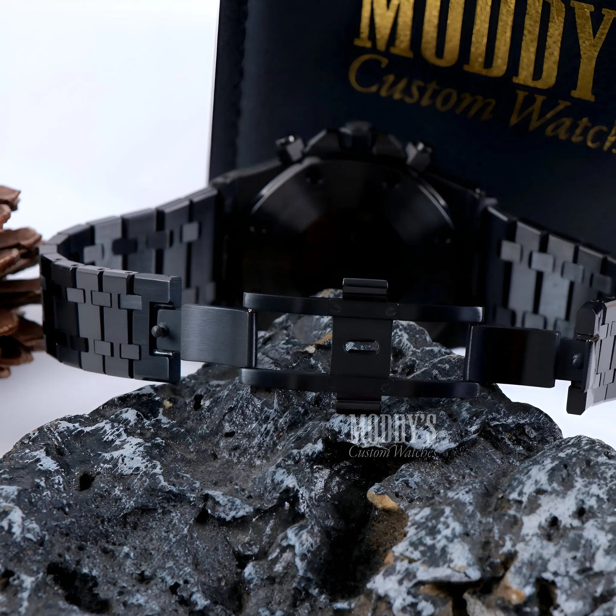 Royal Seikoak Triple Black watch with diamond-patterned band