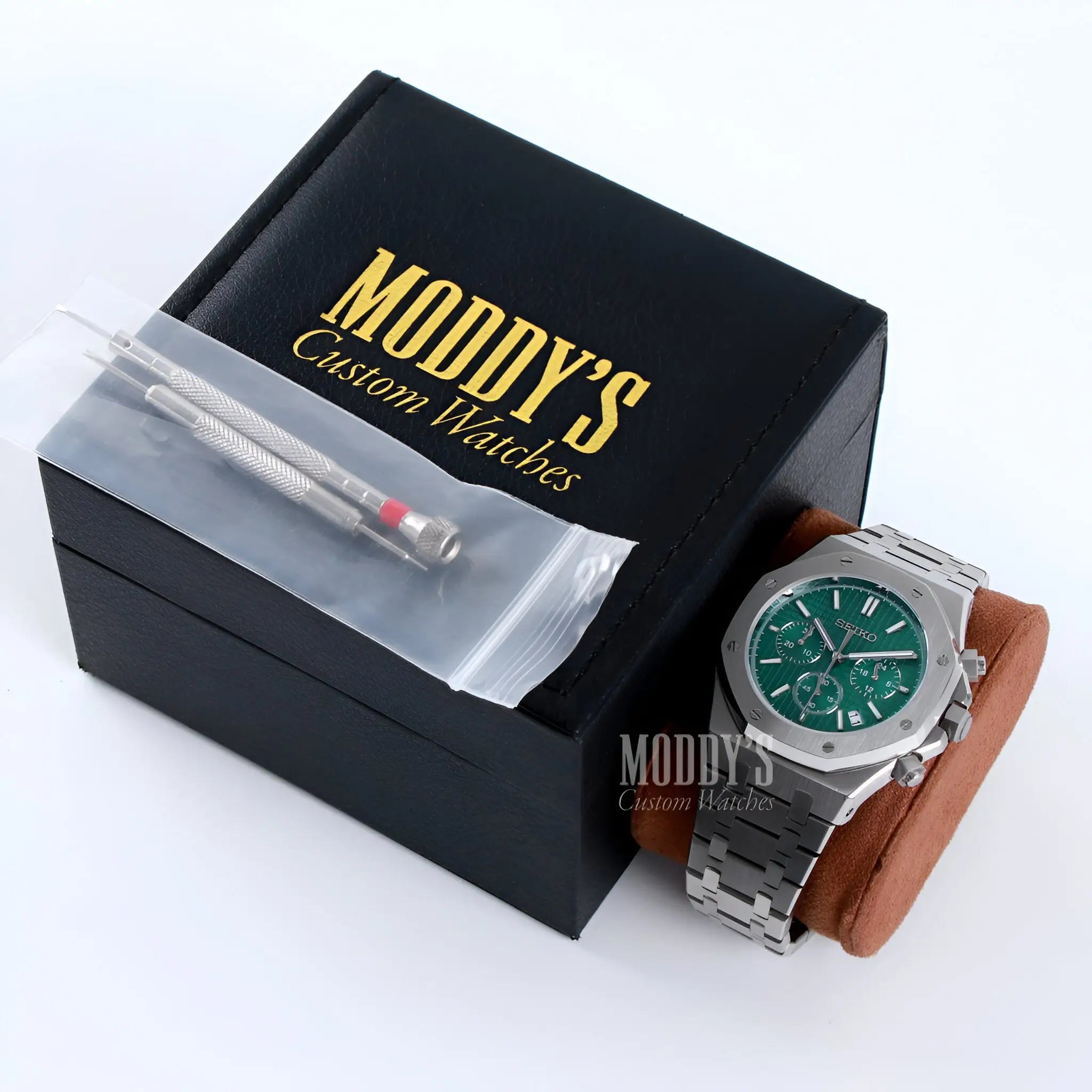 Green Royal Seikoak Chrono with Royal Oak design and VK63 hybrid