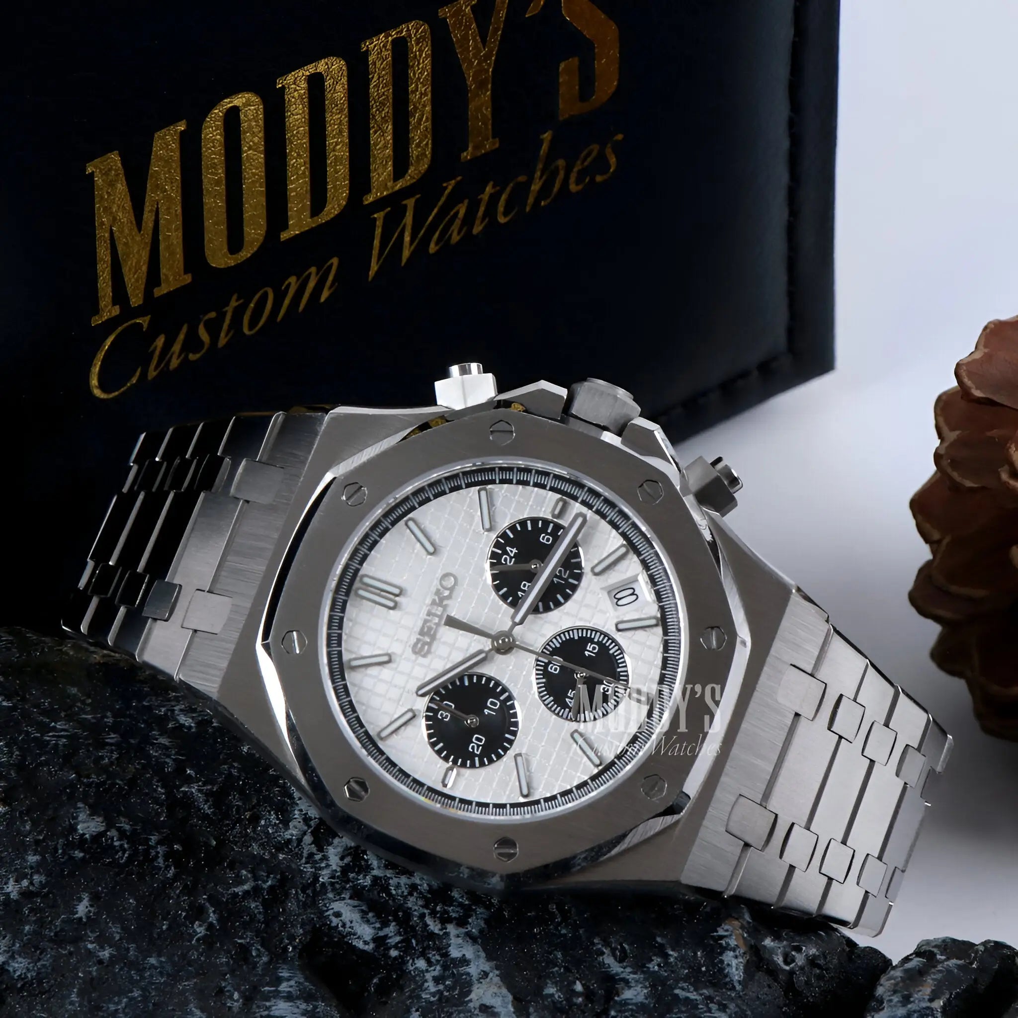 Silver Royal Oak mod chronograph watch with white dial
