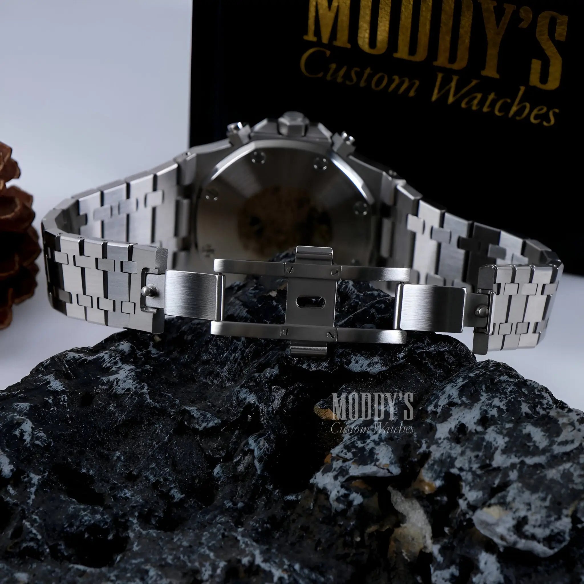 Royal Oak mod Seiko NH35 automatic chronograph with silver face