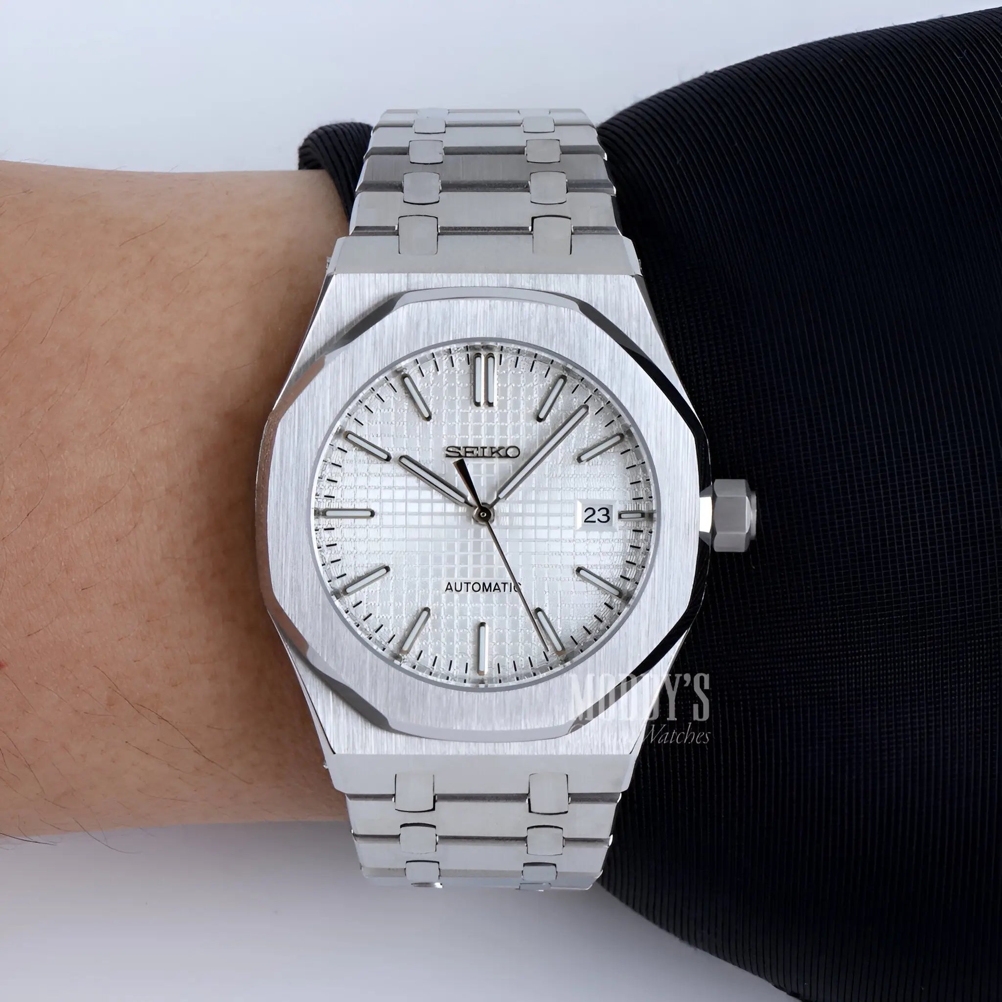 Royal Seikoak white Seiko NH35 automatic with textured dial