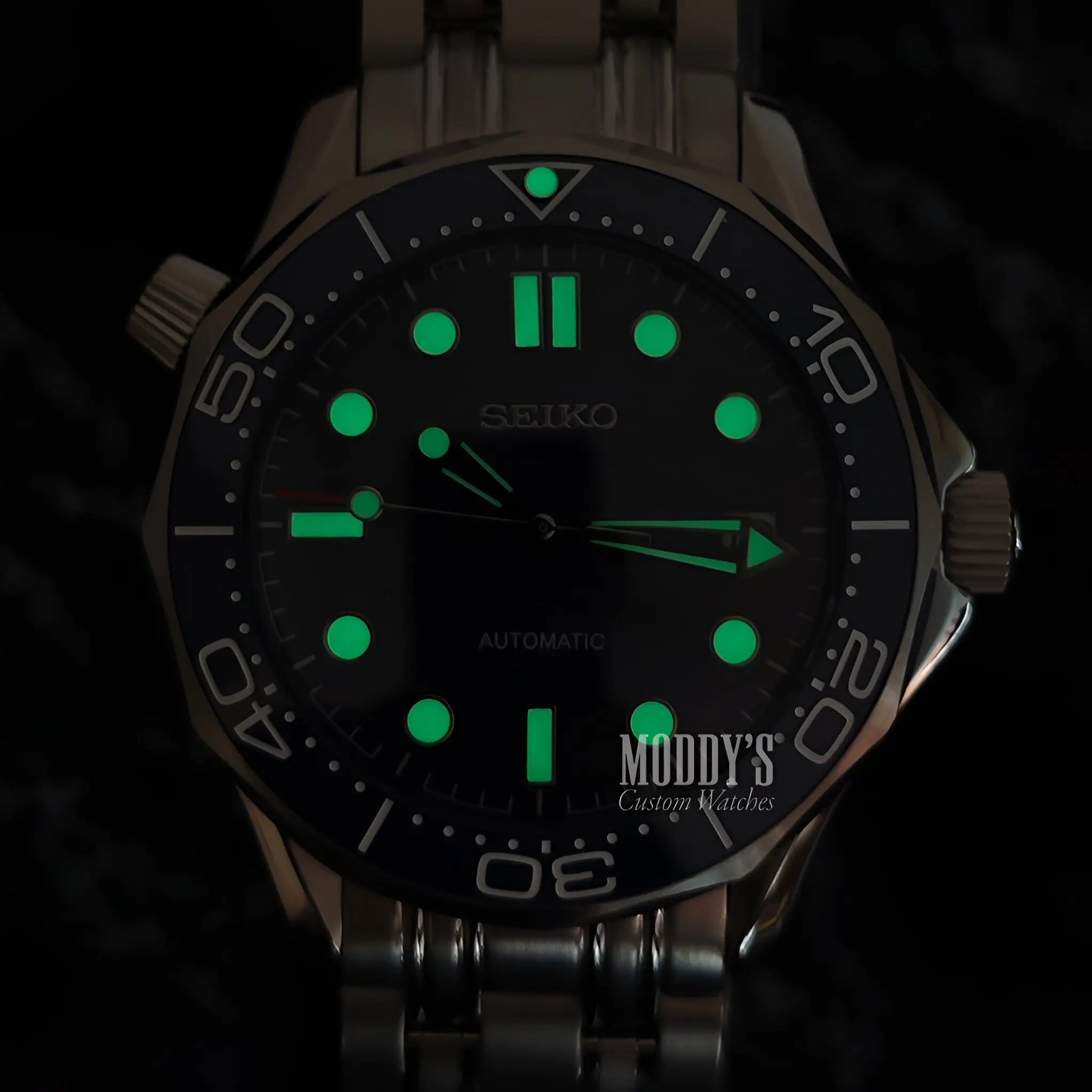 Seiko Mod Seamaster NH35 automatic diver’s watch with green luminous hands