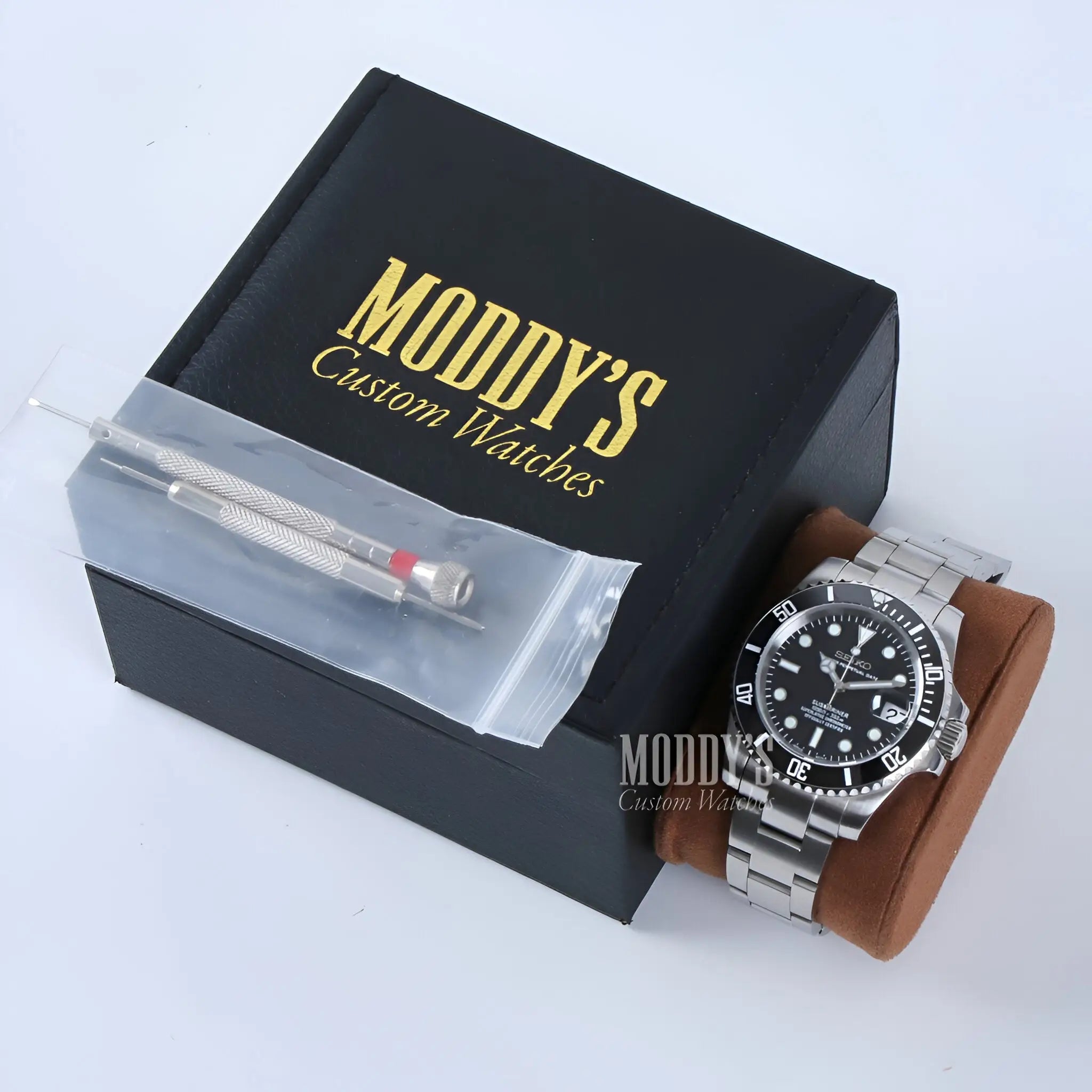 Prestigious Seiko NH35 black dial submariner watch