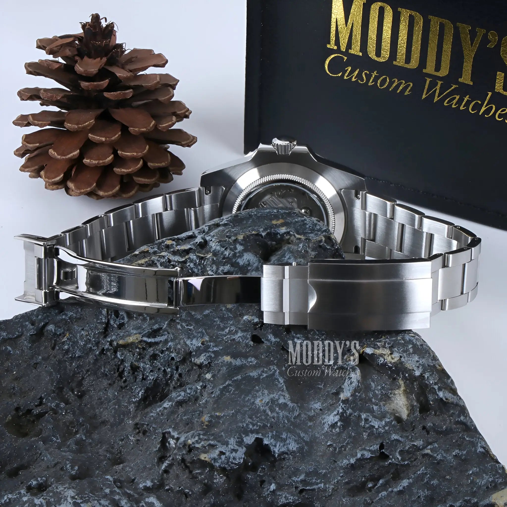 Seiko mod Submariner with prestigious Seiko NH35 automatic movement