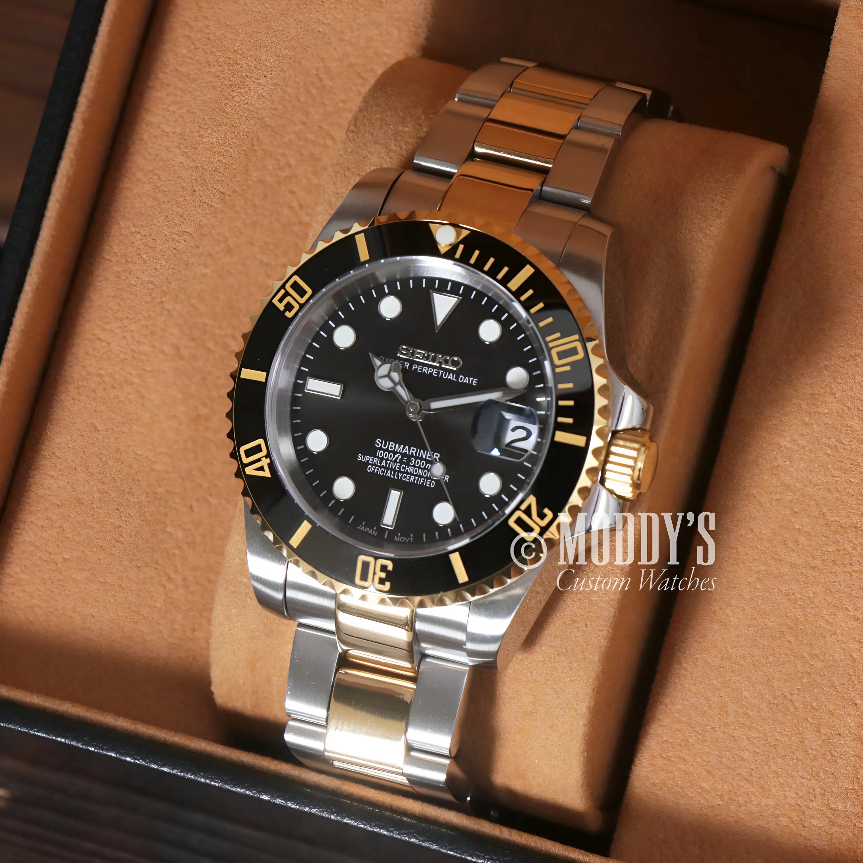 Seiko mod Submariner two-tone black dial with NH35 automatic movement