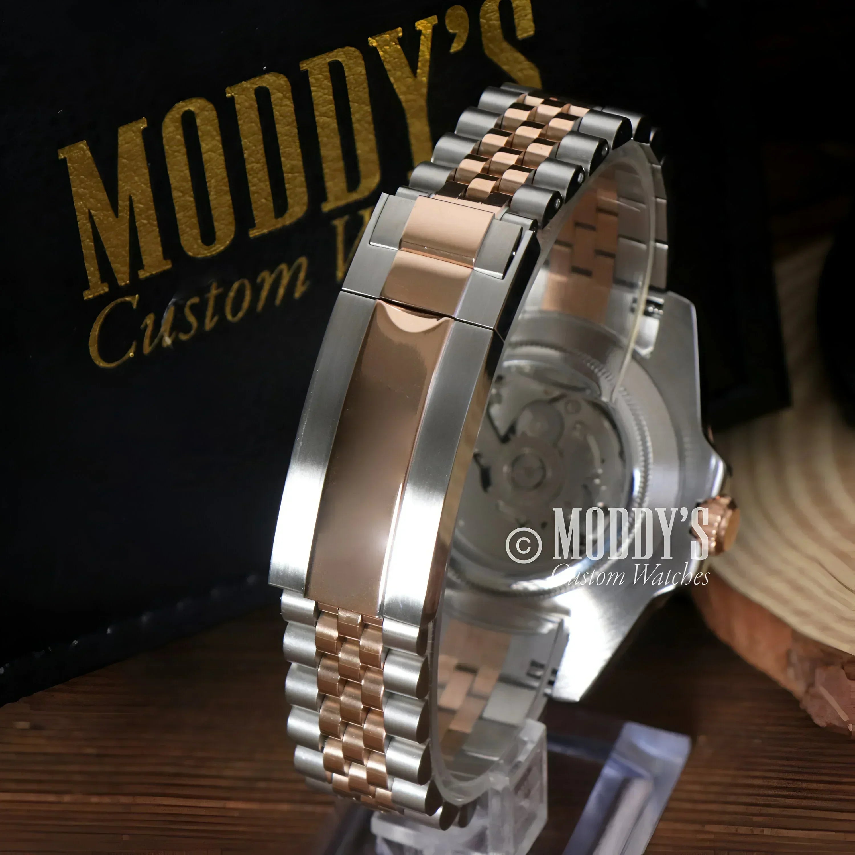 Two-tone metal wristwatch GMTeiko Rootbeer with Seiko NH34 automatic movement