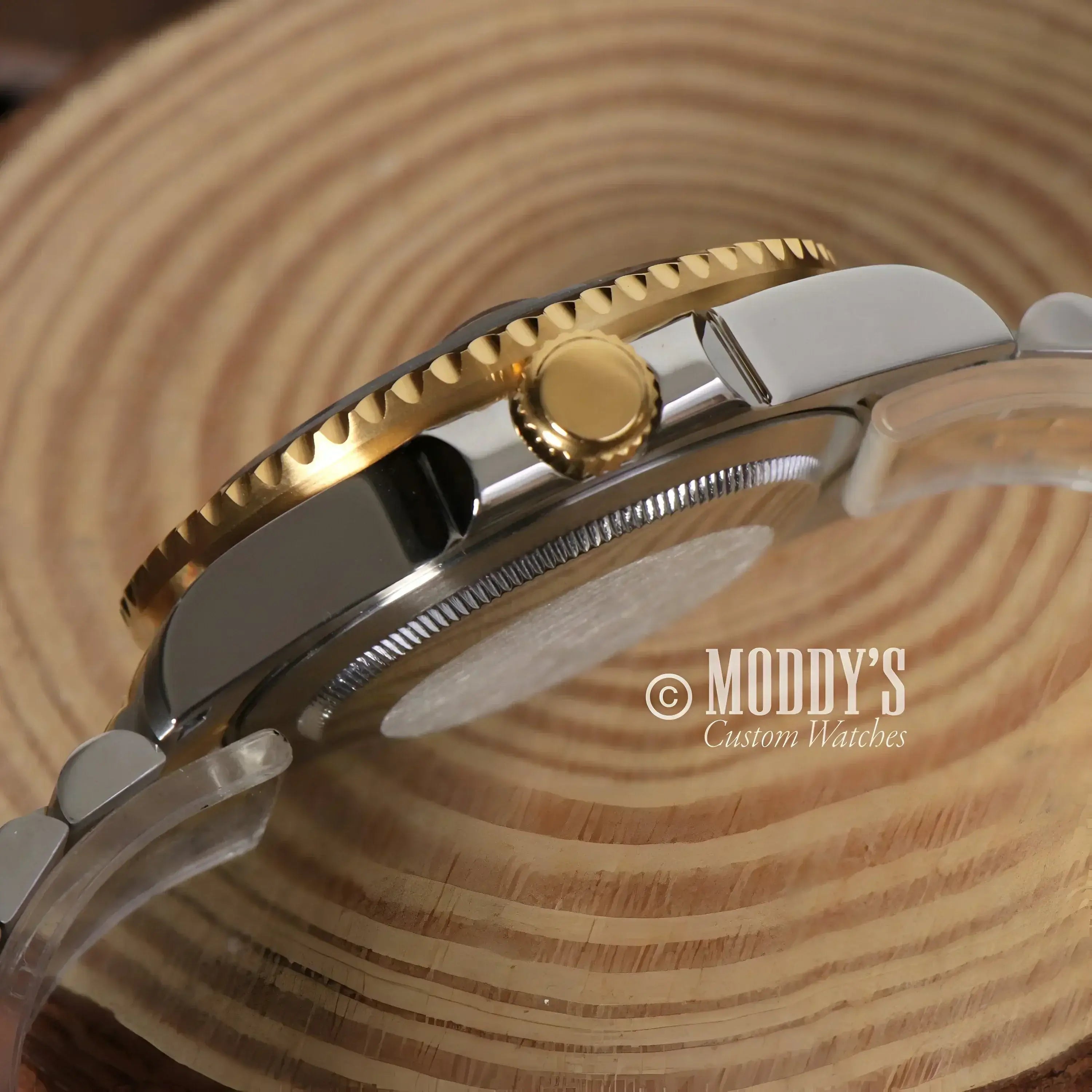 Gold and silver wristwatch GMTeiko with NH34 automatic movement and 904L stainless steel