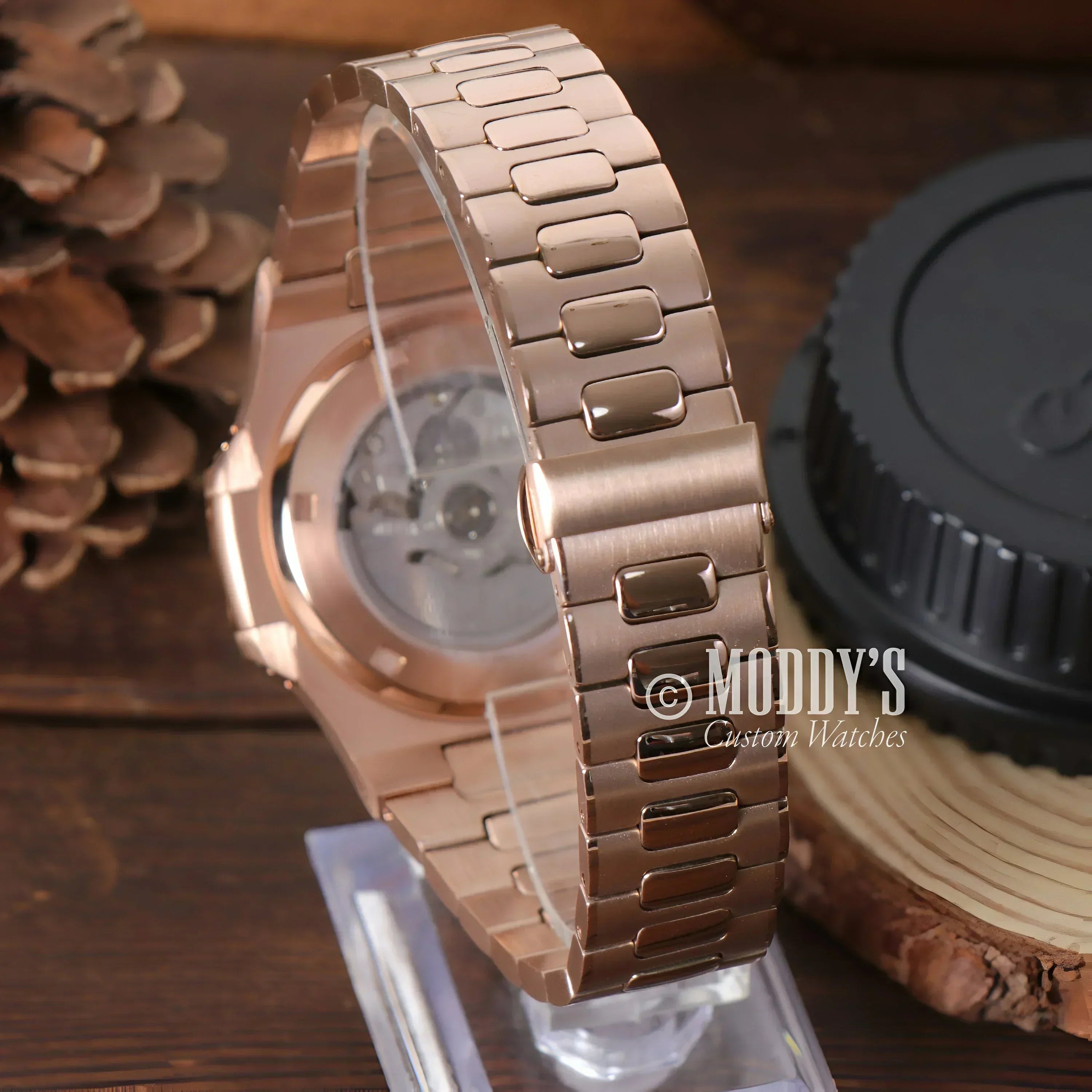 Rose Gold wristwatch Nautiko with NH35 automatic movement and 904L stainless steel
