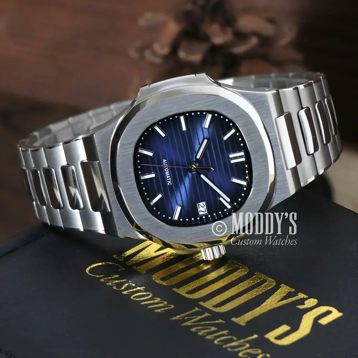 Silver automatic wristwatch with blue face, Nautiko Royal Blue, NH35 automatic movement