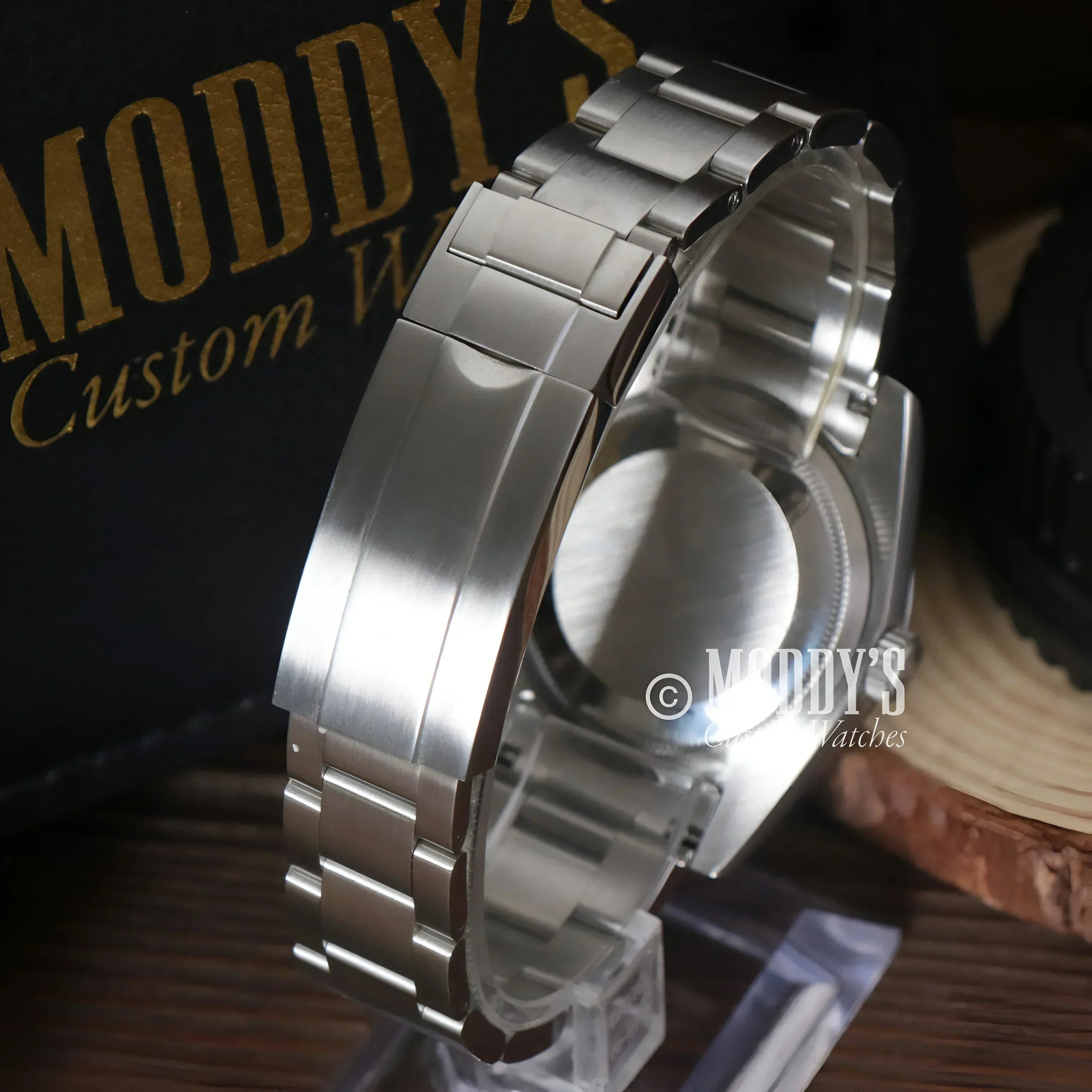 Silver wristwatch with metal band featuring NH35 automatic movement, Seiko mod oyster style