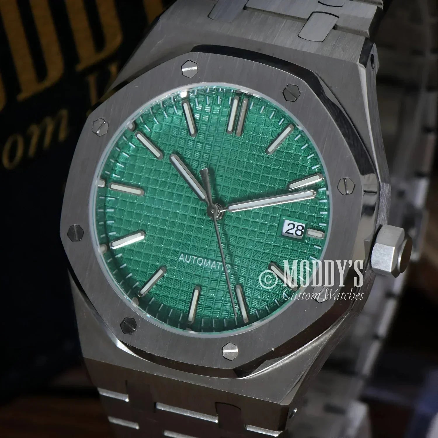 Green-faced stainless steel wristwatch Royal Seikoak with NH35 automatic movement