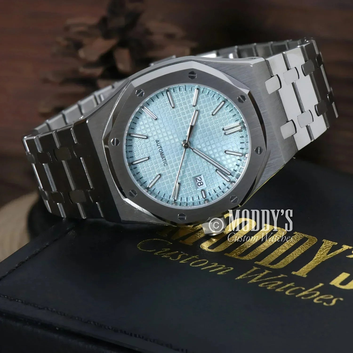 Silver-tone Seiko mod Royal wristwatch with ice blue patterned dial and NH35 automatic movement