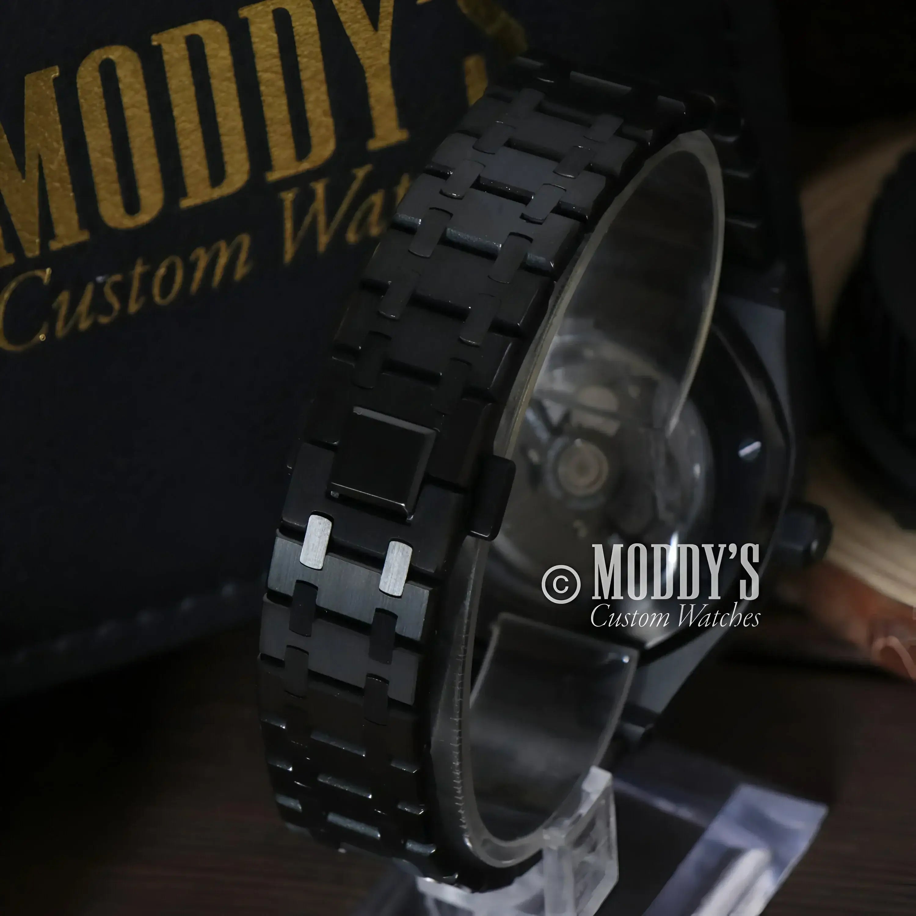 Black metal wristwatch Royal Seikoak with Seiko NH72 automatic movement