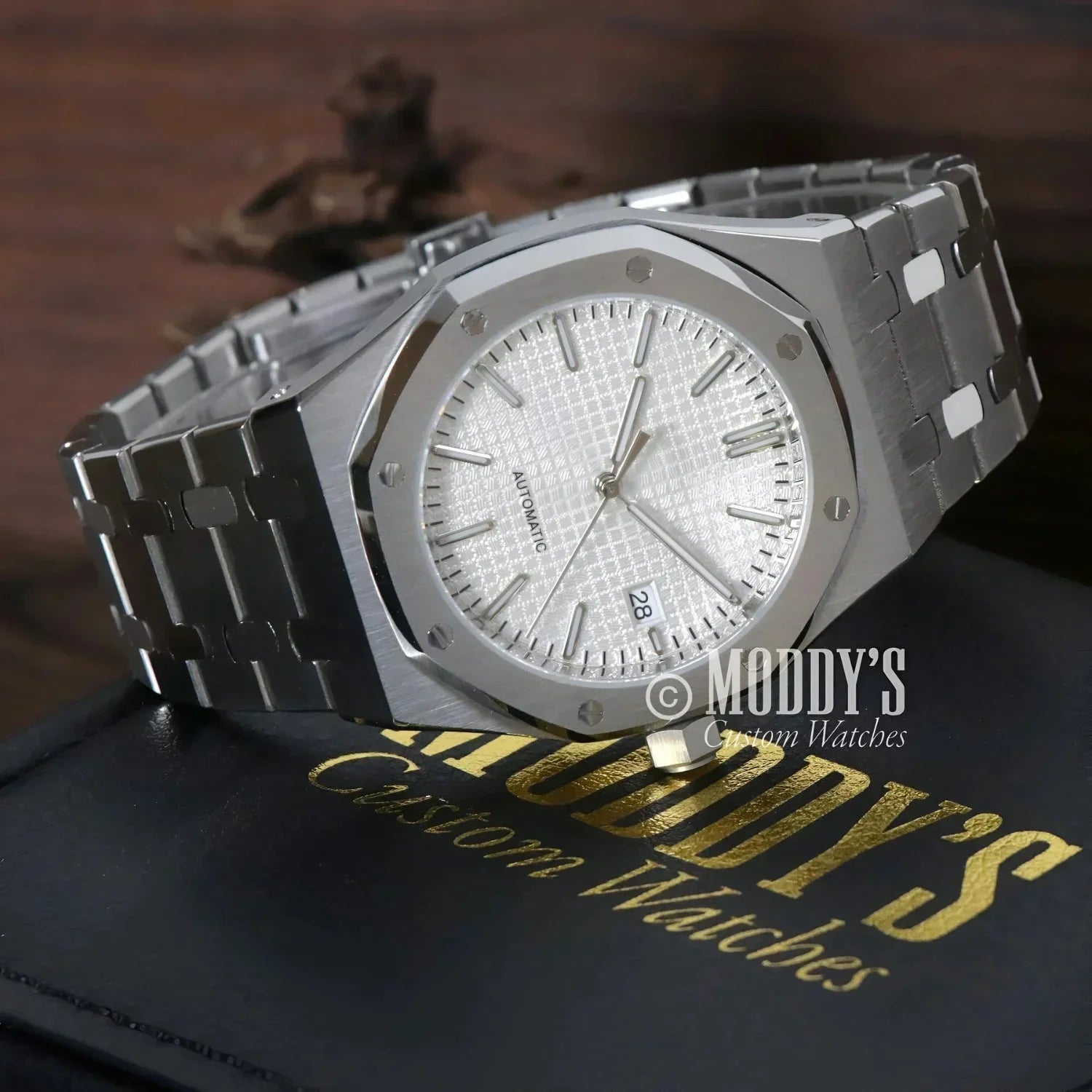 Silver-toned automatic wristwatch Royal Seikoak with NH35 automatic movement