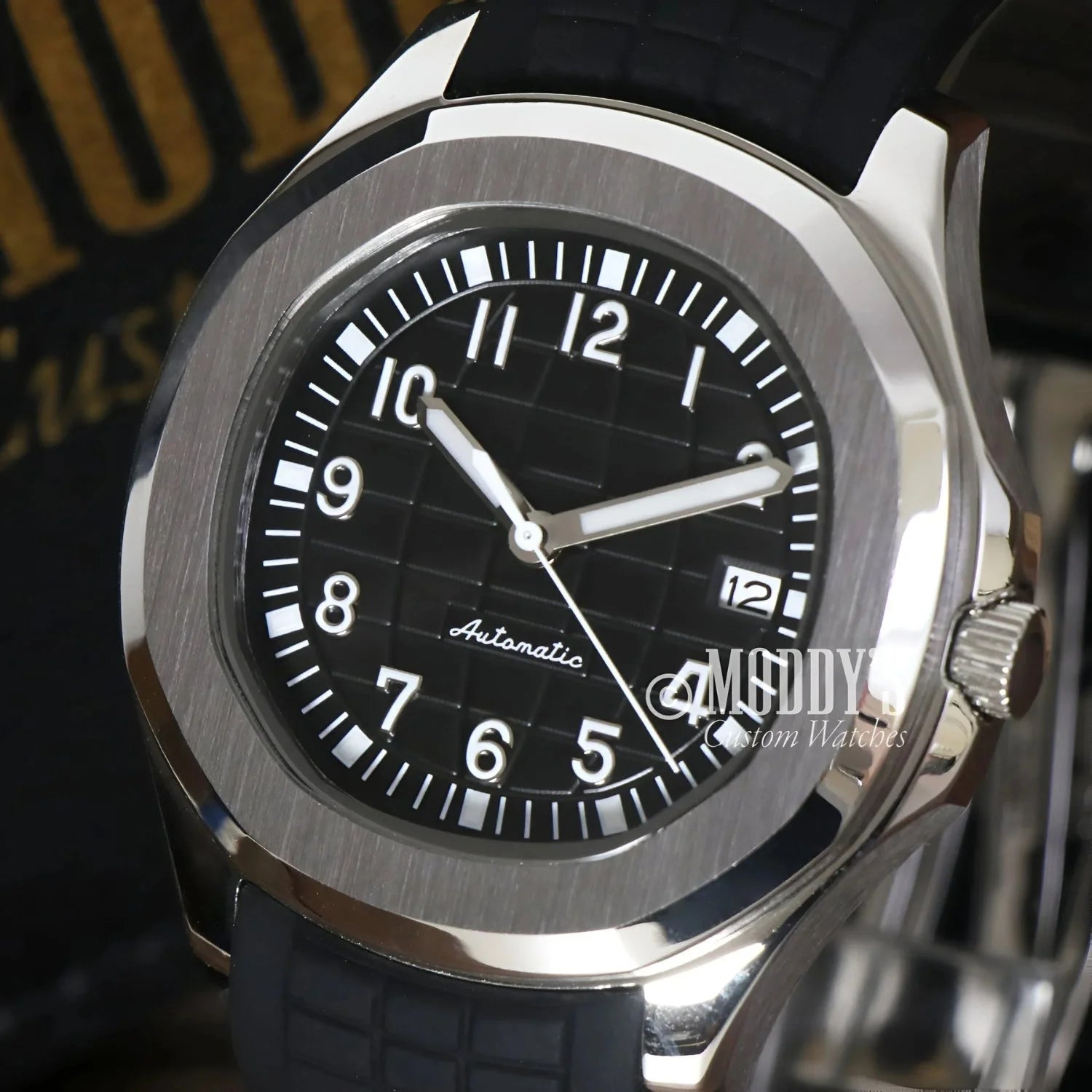 Silver-cased automatic wristwatch Seikonaut Black with NH35 automatic movement
