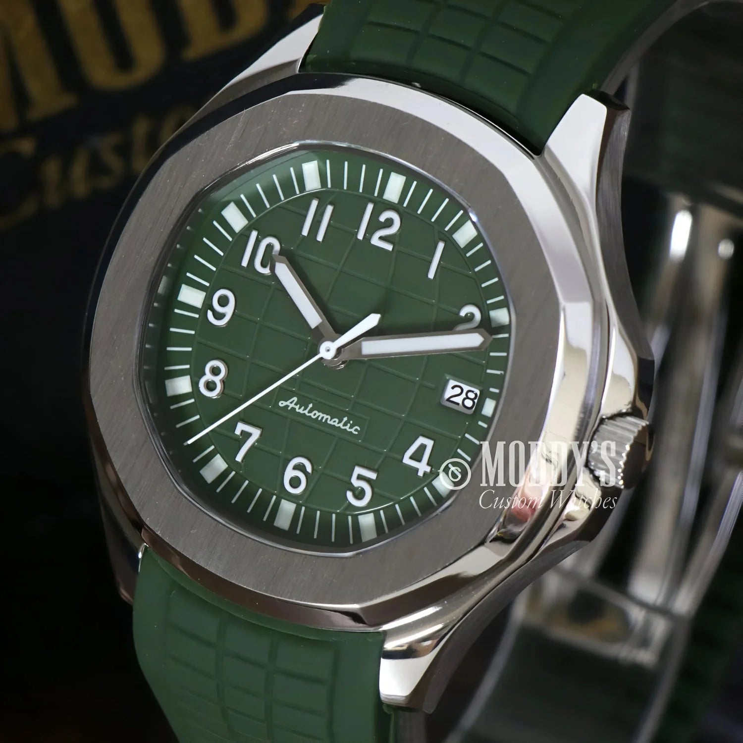 Green-faced automatic wristwatch Seikonaut with Seiko NH35 automatic movement