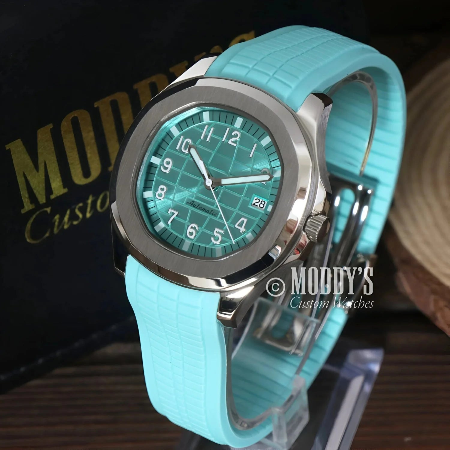 Turquoise-banded wristwatch Seikonaut in Tiffany Metallic Blue with Seiko NH35 automatic movement