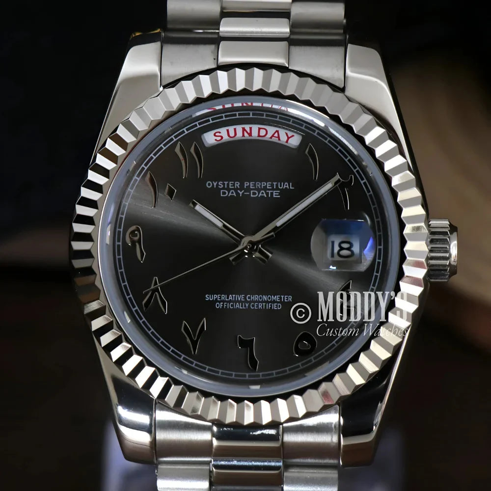 Silver Seiko wristwatch with Arabic numerals in 316L stainless steel, Daydate Arabic Deep