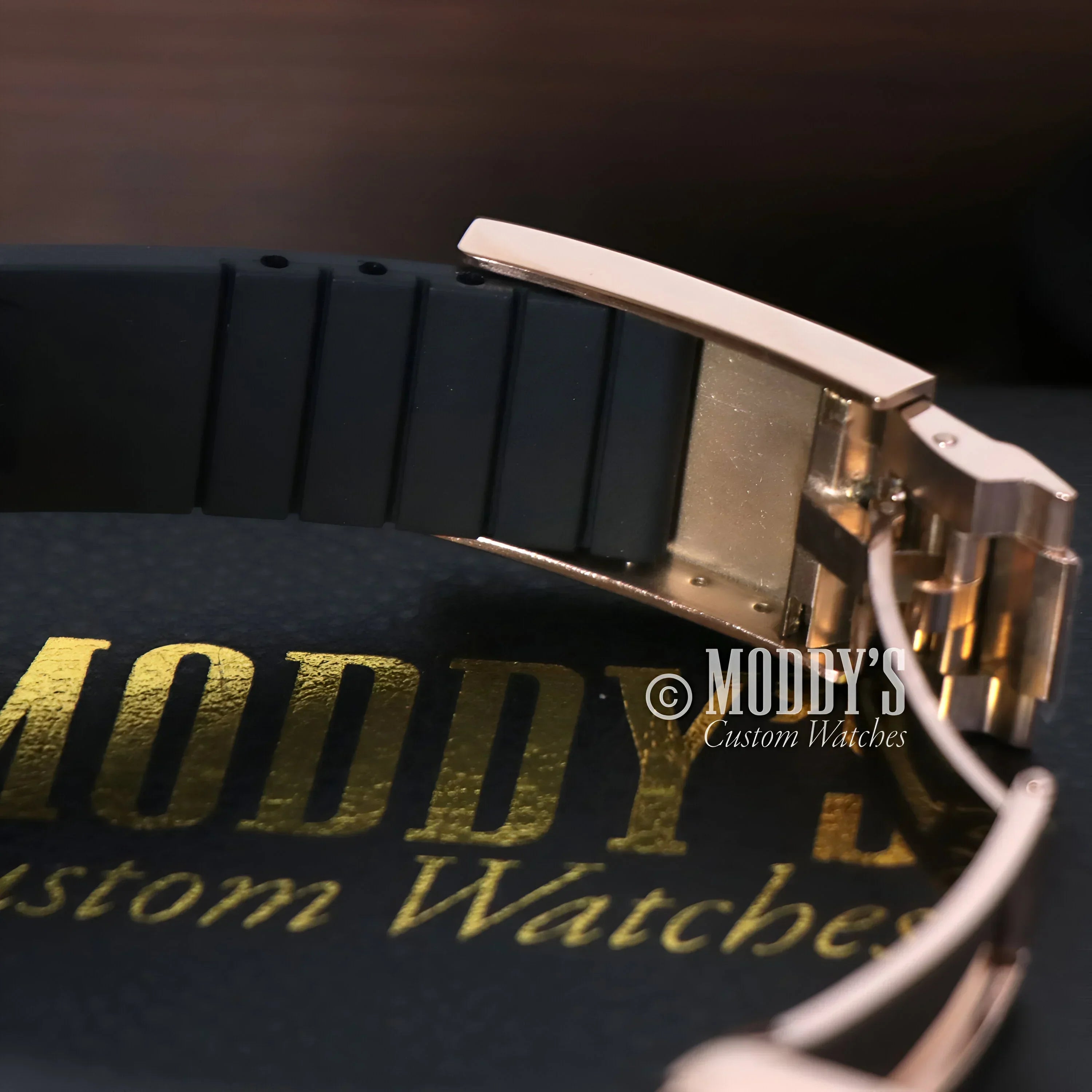 Rose gold watch clasp on black rubber strap for Seitona Arabic Rose Gold with VK63 hybrid movement