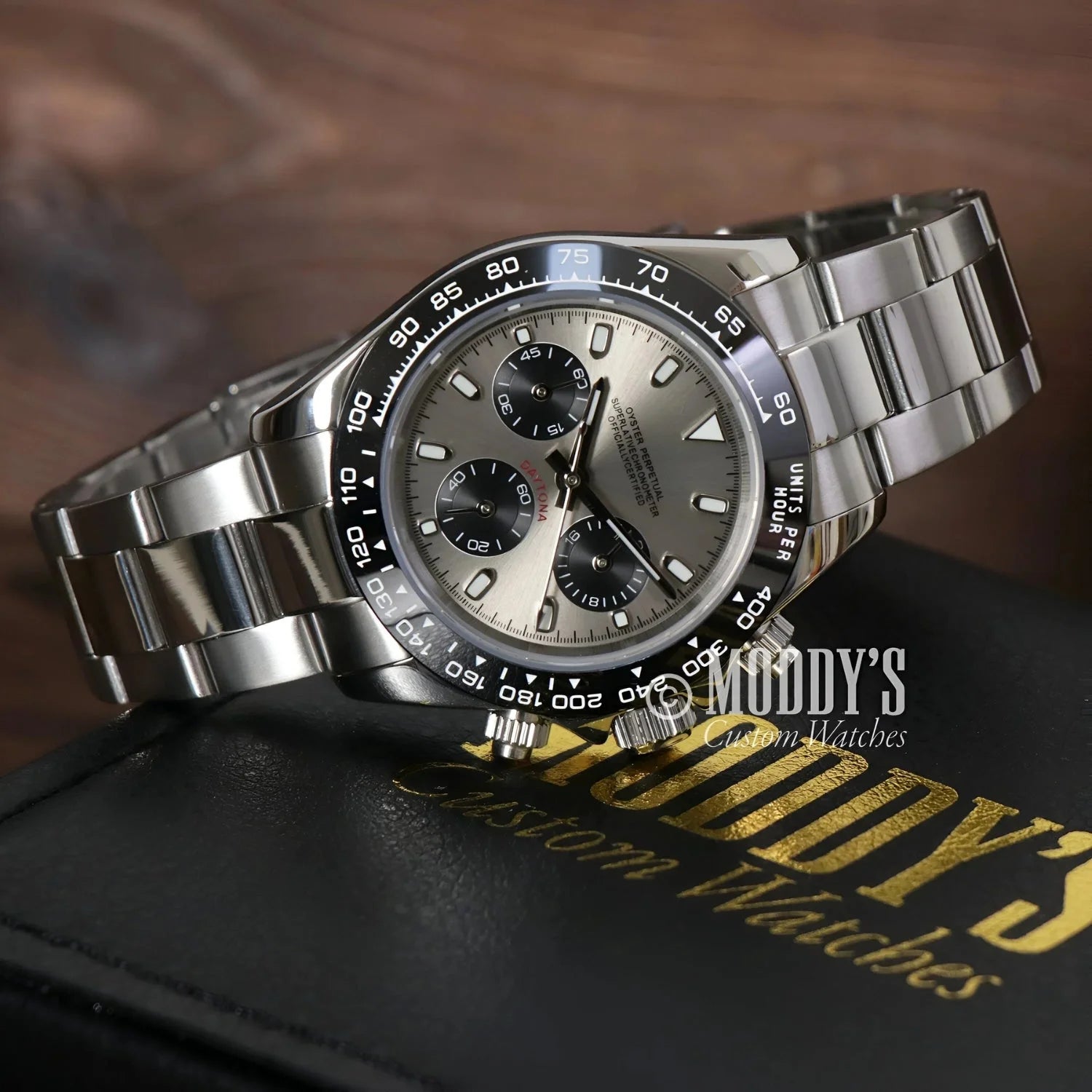 Silver Seiko Mod Daytona wristwatch featuring VK63 hybrid movement and stainless steel band