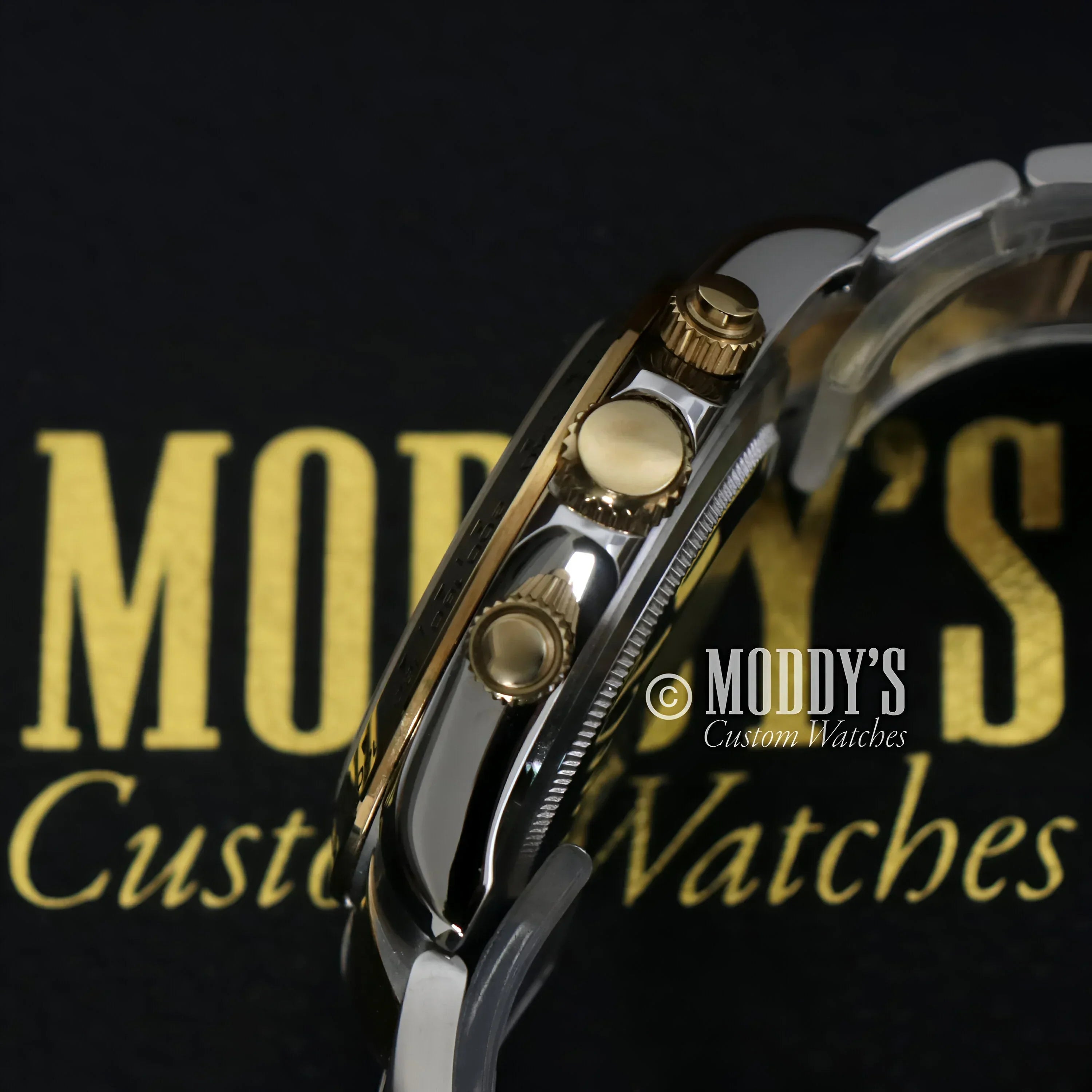 Silver and gold wristwatch Seitona with Seiko VK63 hybrid movement design
