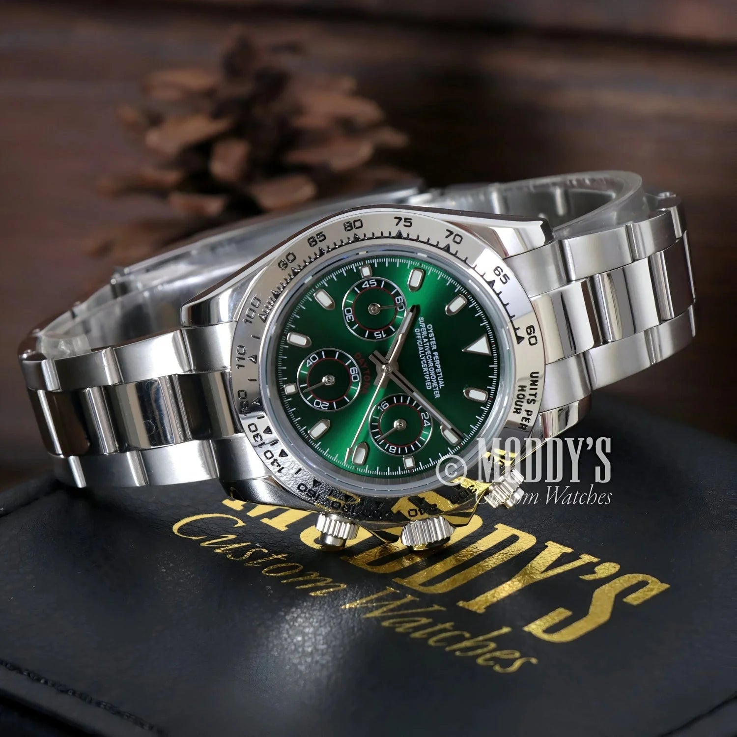 Green-faced stainless steel chronograph watch Seitona Silver Green with Seiko VK63 hybrid movement