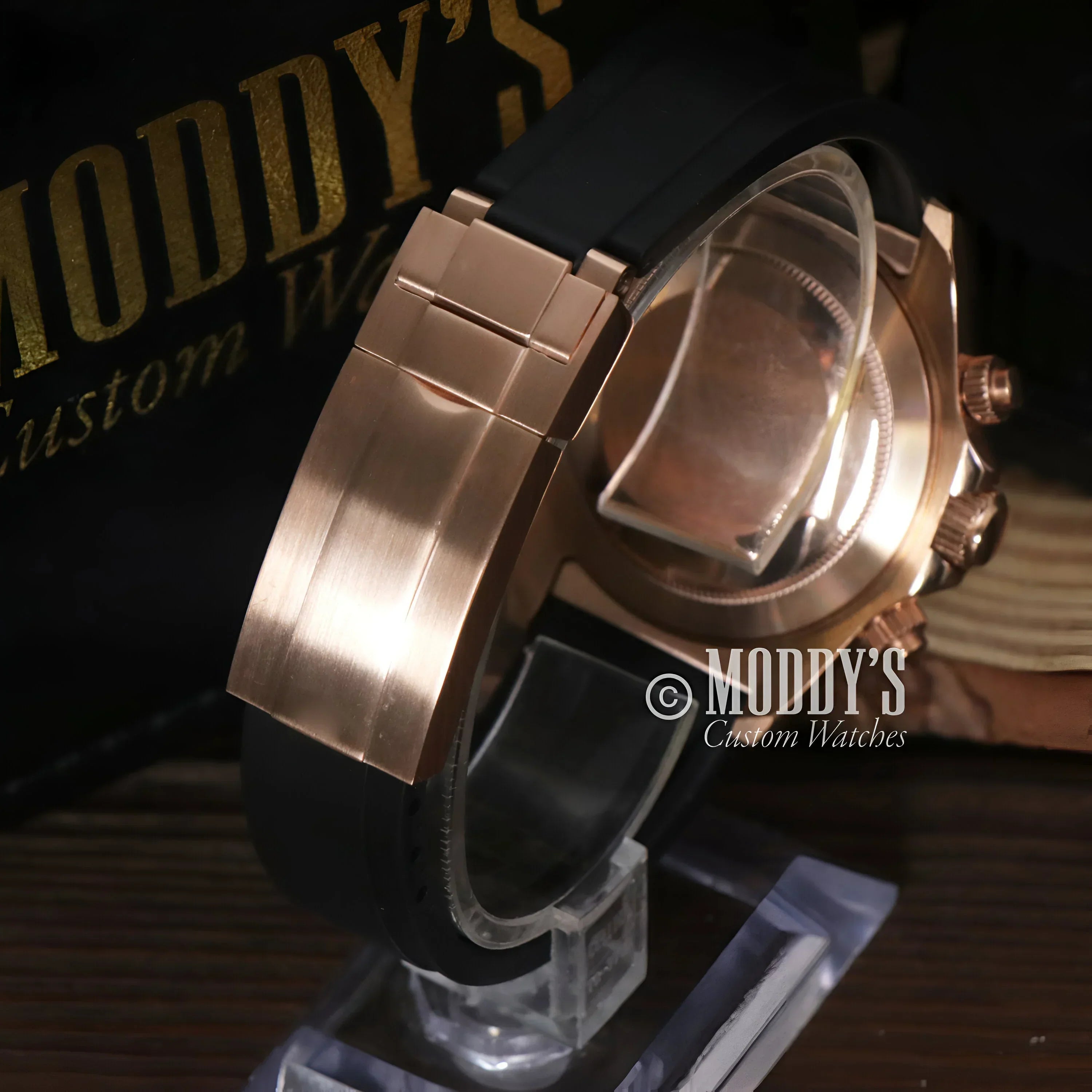 Rose gold watch with black band from Seitona featuring VK63 hybrid movement
