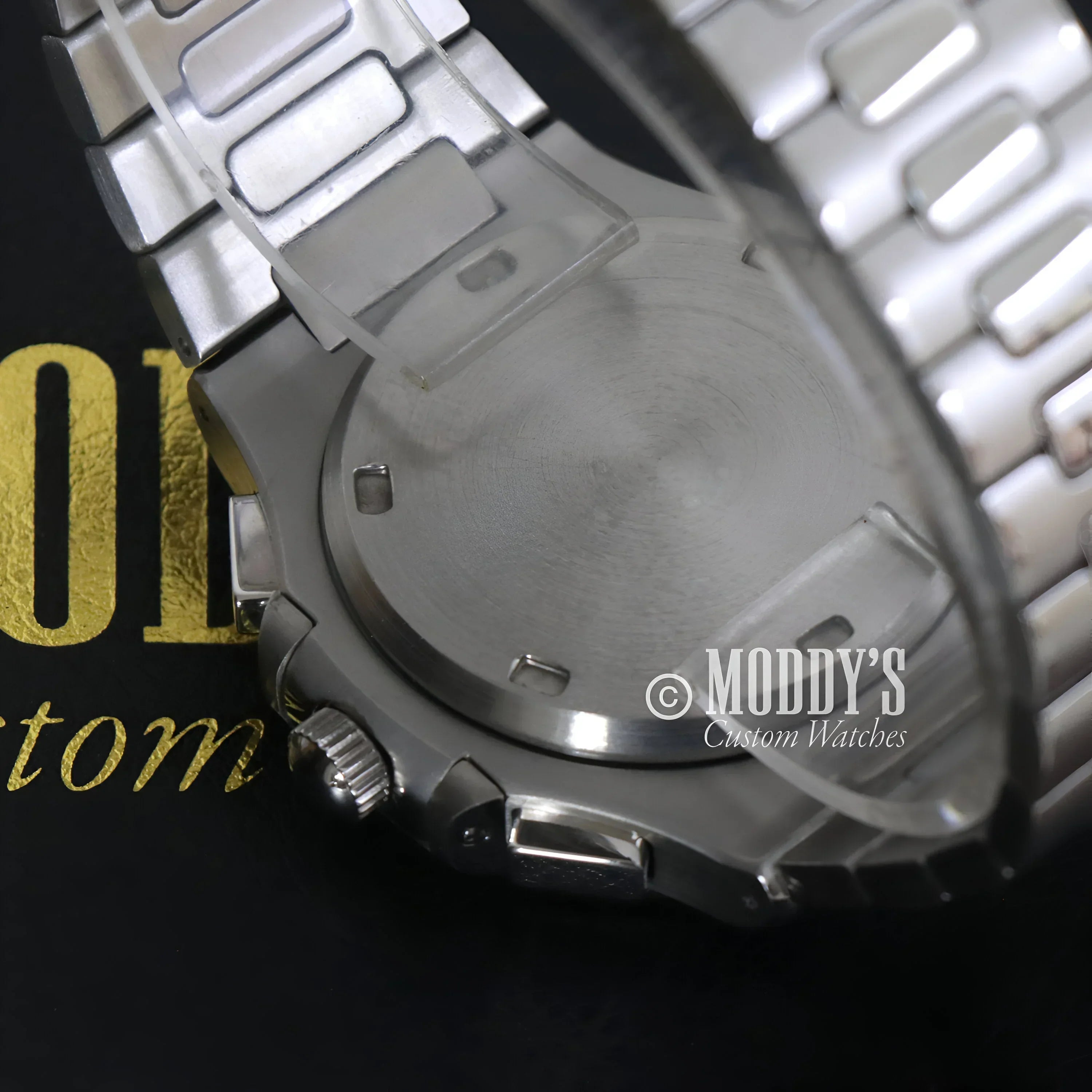 Sleek Silver metal watch Nautiko Chrono Black with Seiko VK61 hybrid movement