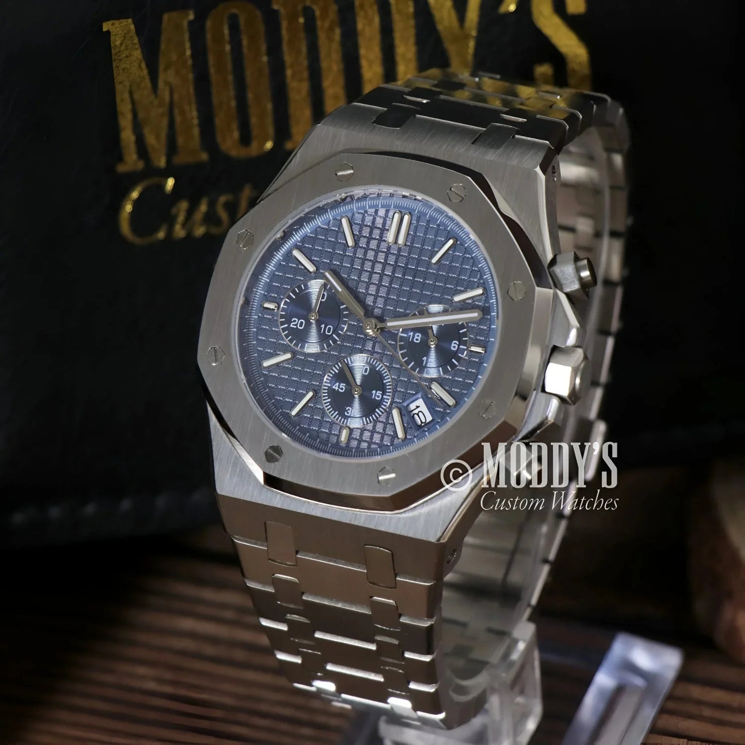 Silver-toned chronograph wristwatch Royal Seikoak with VK63 hybrid movement