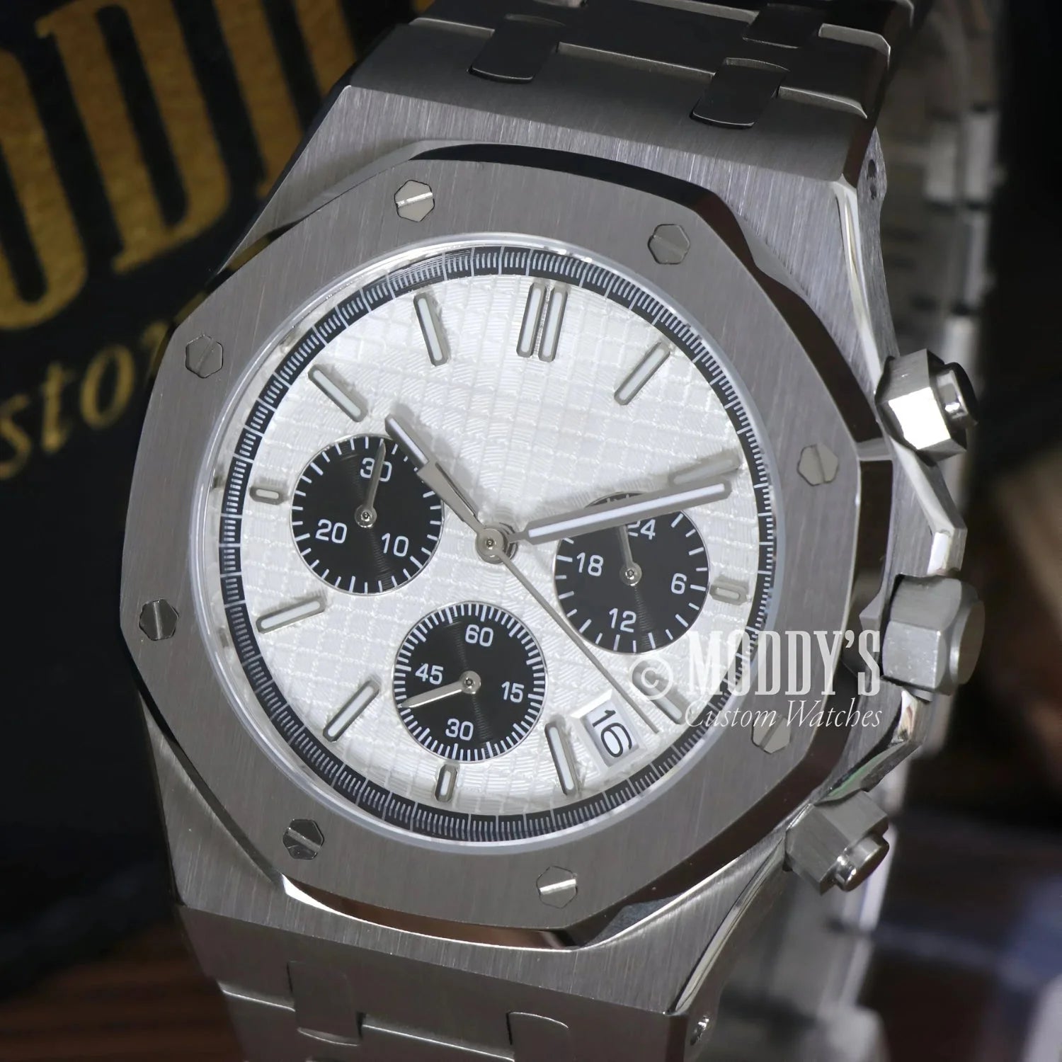Silver Chronograph Wristwatch Royal Seikoak Chrono Panda with VK63 Hybrid Movement