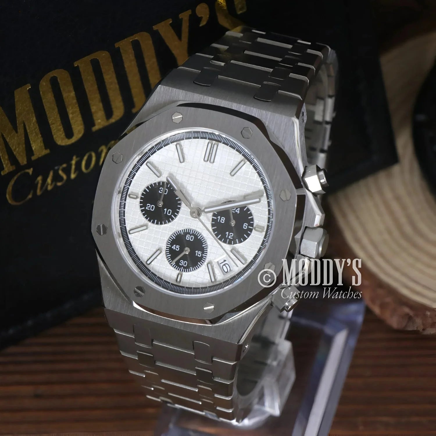Silver chronograph wristwatch Royal Seikoak Chrono Panda with Seiko VK63 hybrid movement