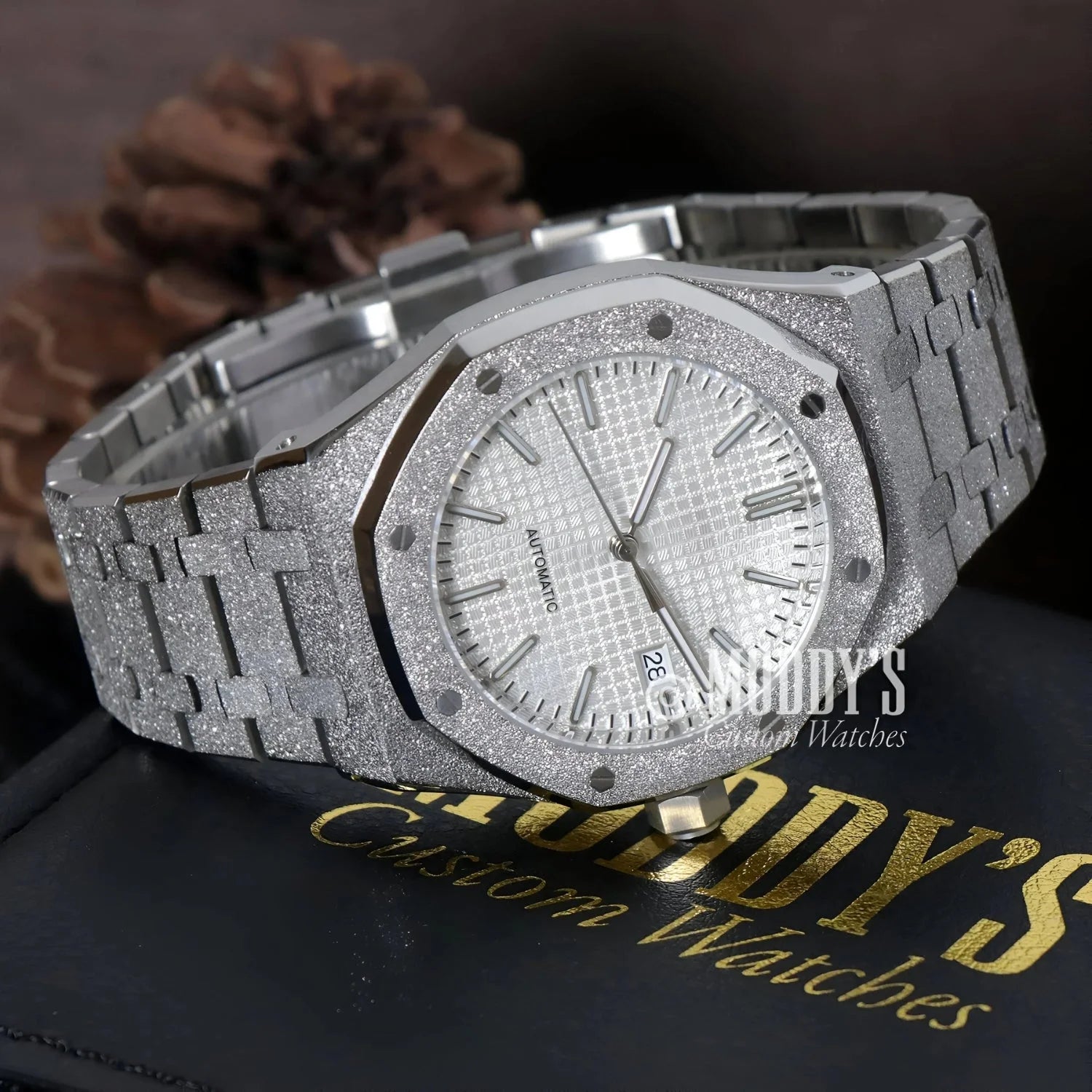 Silver-toned, diamond-encrusted wristwatch Royal Seikoak with NH35 automatic movement
