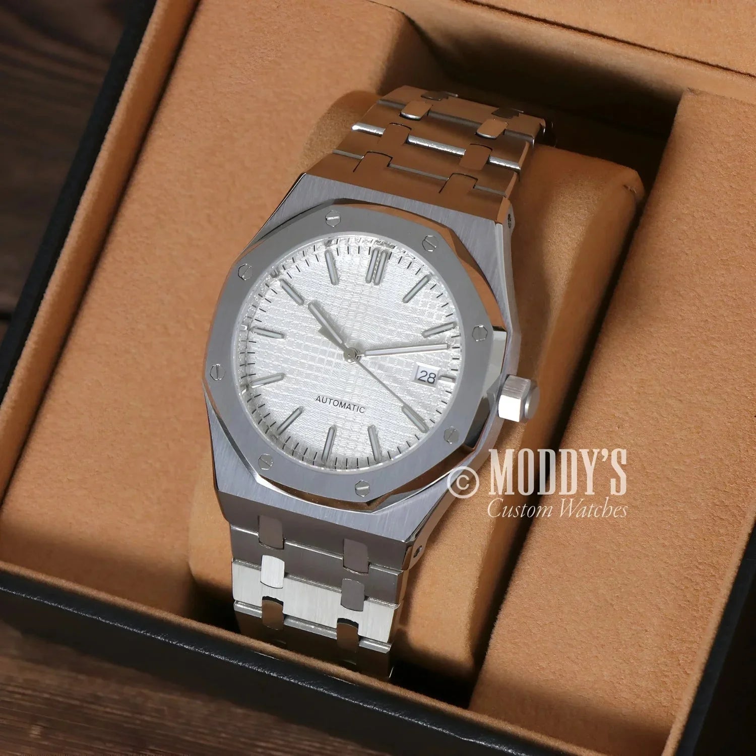 Silver Royal Seikoak wristwatch featuring NH35 automatic movement and elegant design