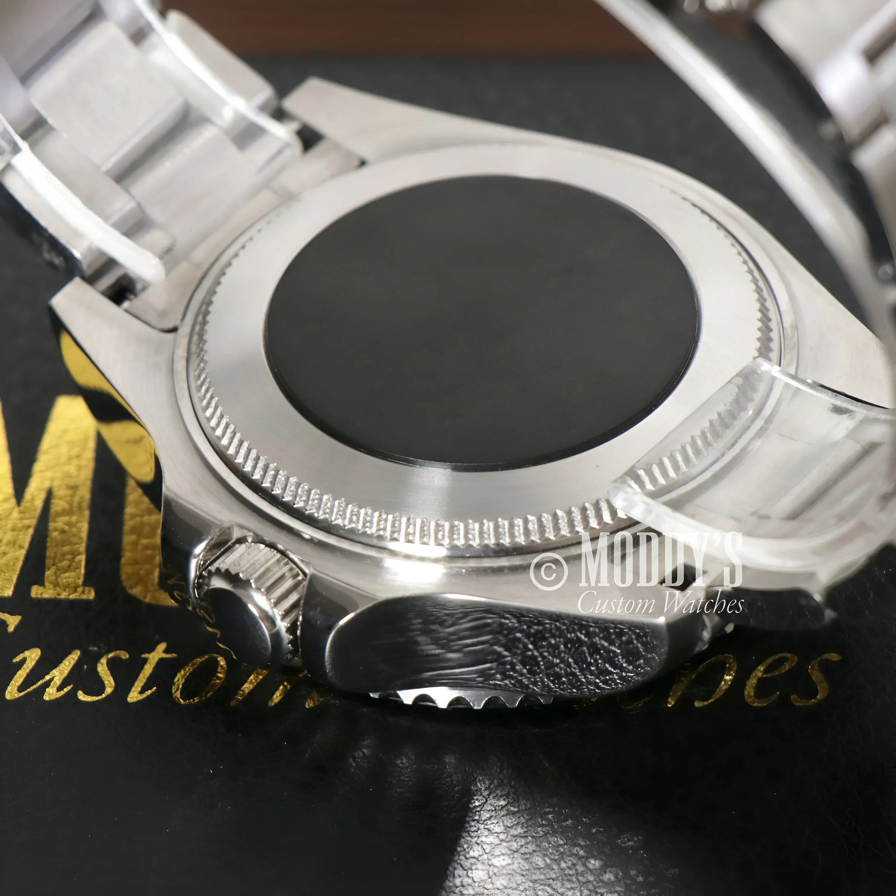 Silver wristwatch case of Seikomariner Deepsea featuring Seiko NH35 automatic movement