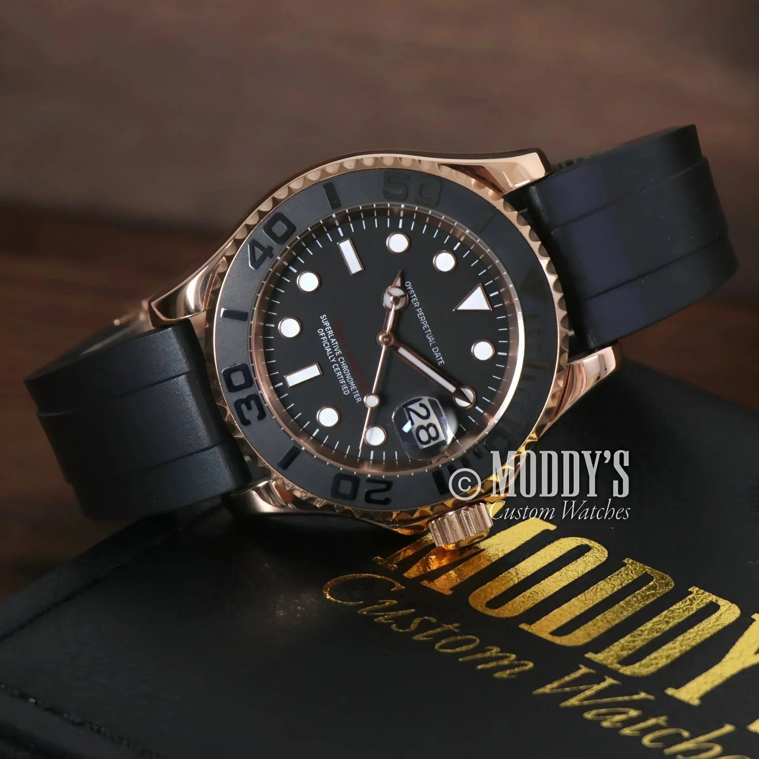 Rose gold Seikomariner watch with black rubber strap featuring NH35 automatic movement