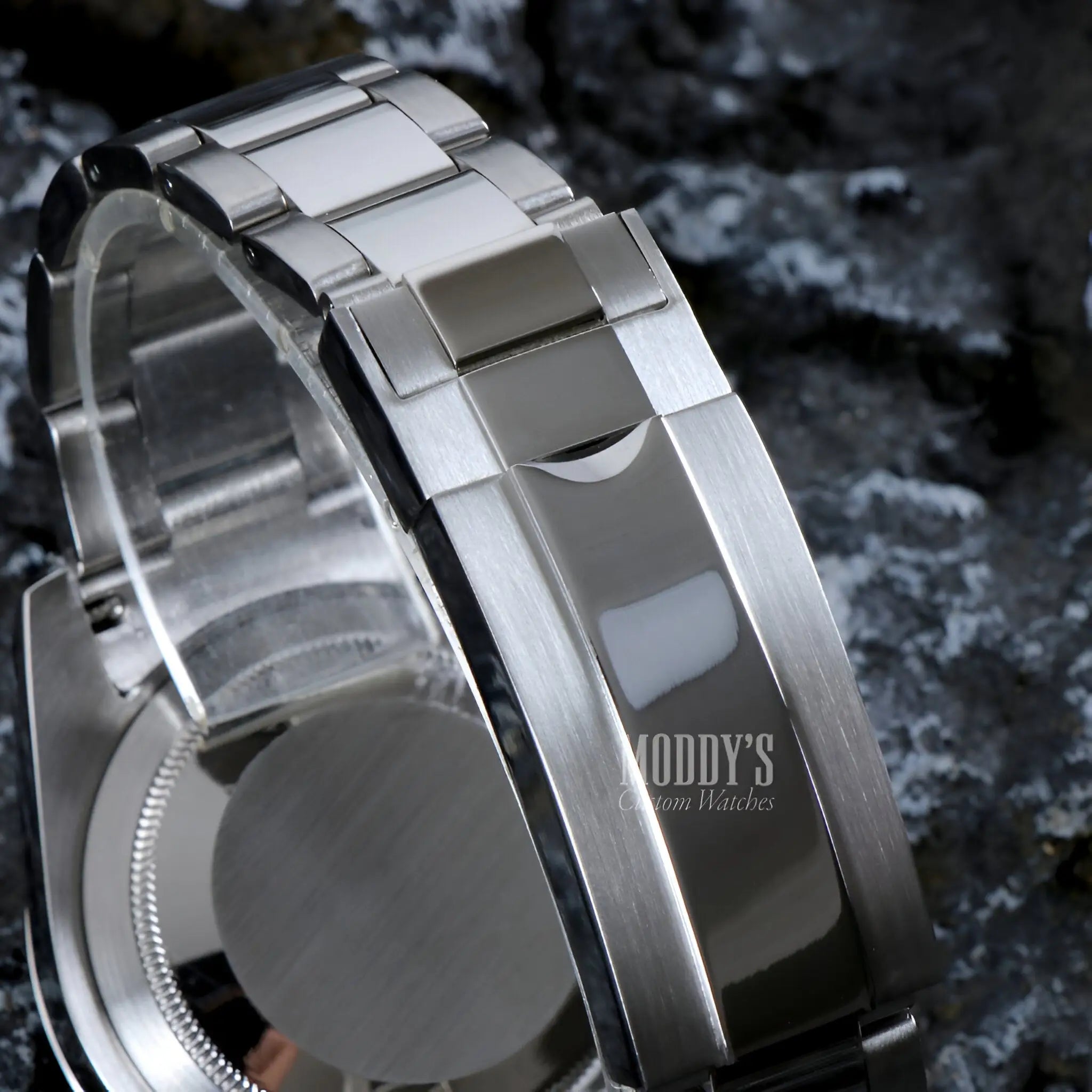 Oysteiko Explorer Black with 316L stainless steel oyster band
