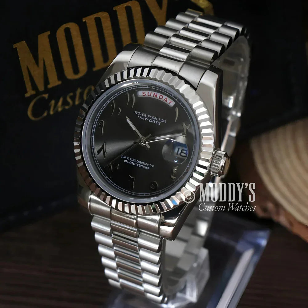 Silver Seiko Mod wristwatch with fluted bezel and 316L stainless steel, Daydate Arabic Deep Grey