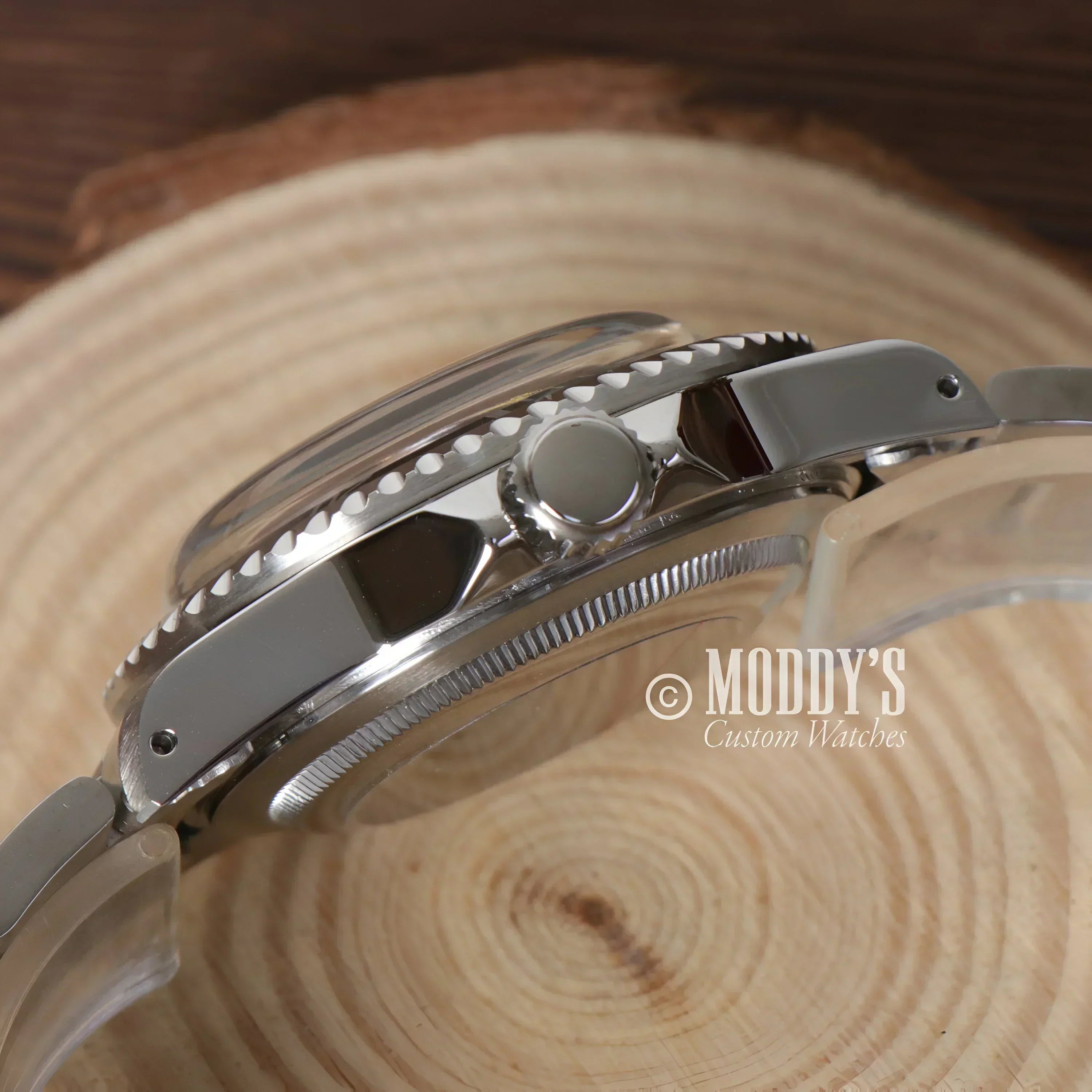 Silver Seiko Mariner Vintage wristwatch with rotating bezel and Seiko NH35 automatic movement