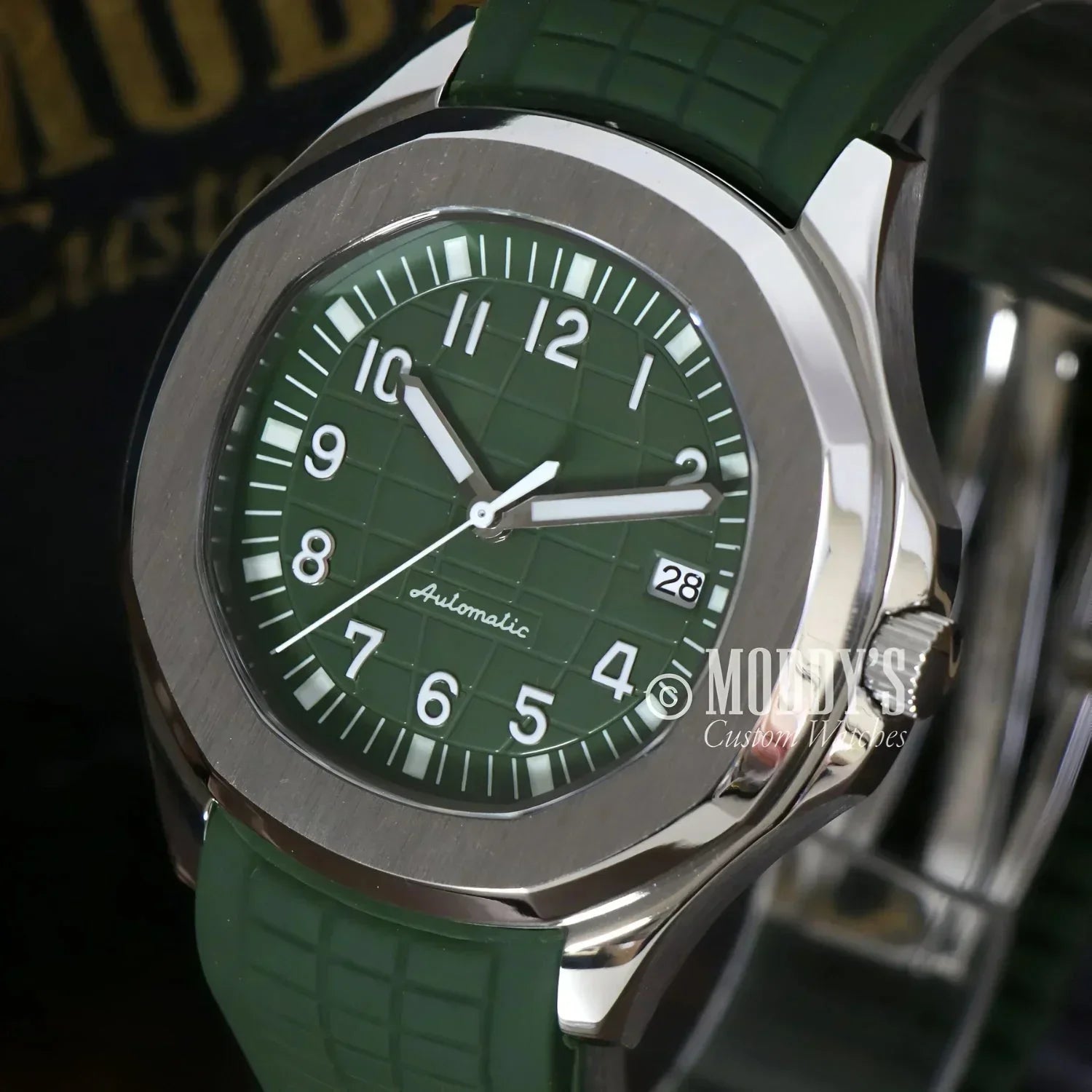 Green-faced automatic wristwatch Seikonaut with Seiko NH35 automatic movement